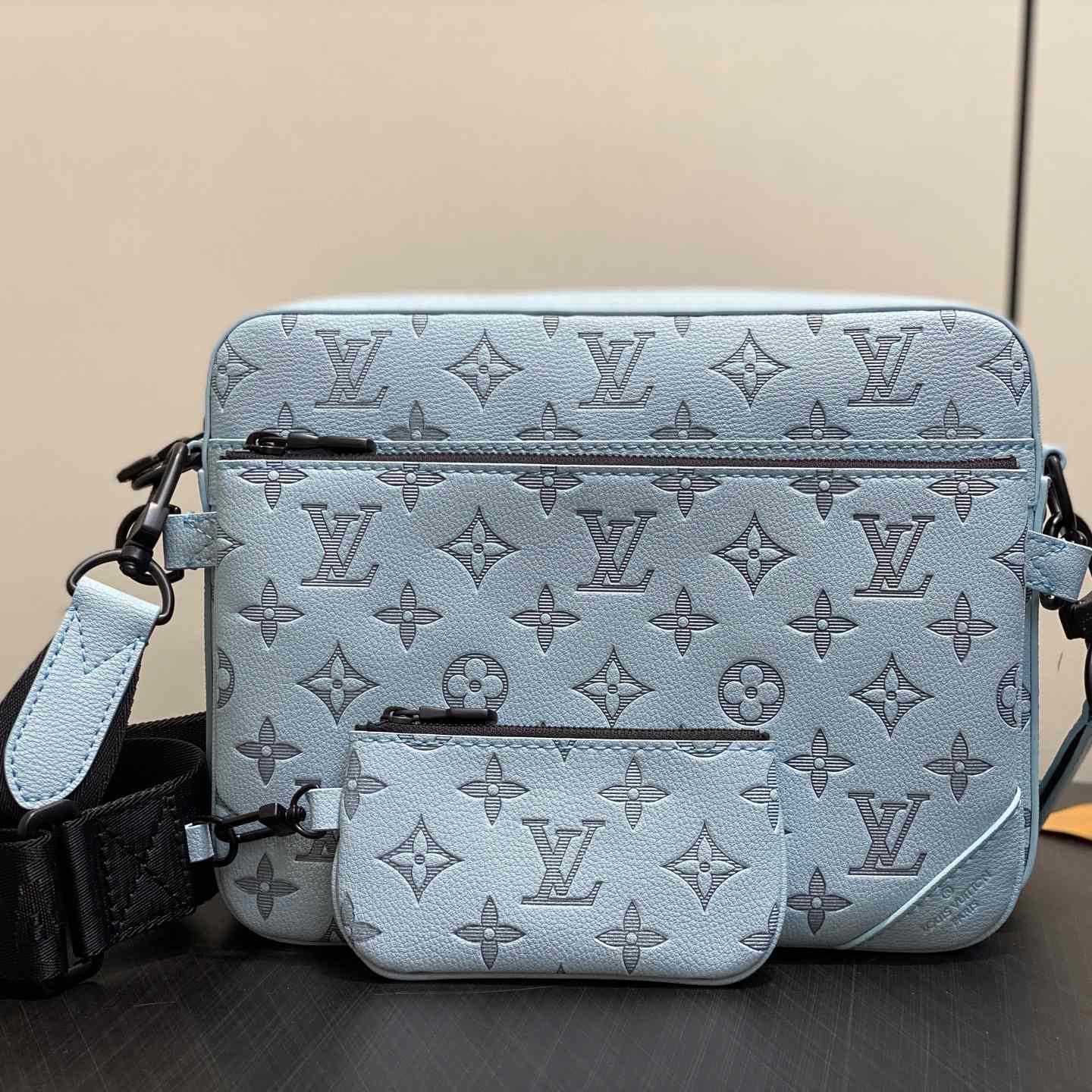 Louis Vuitton Trio Messenger   M14781 - DopestKickz