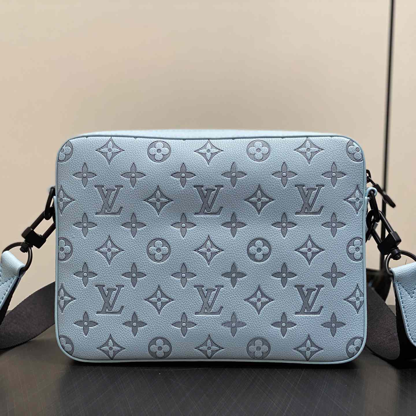 Louis Vuitton Trio Messenger   M14781 - DopestKickz