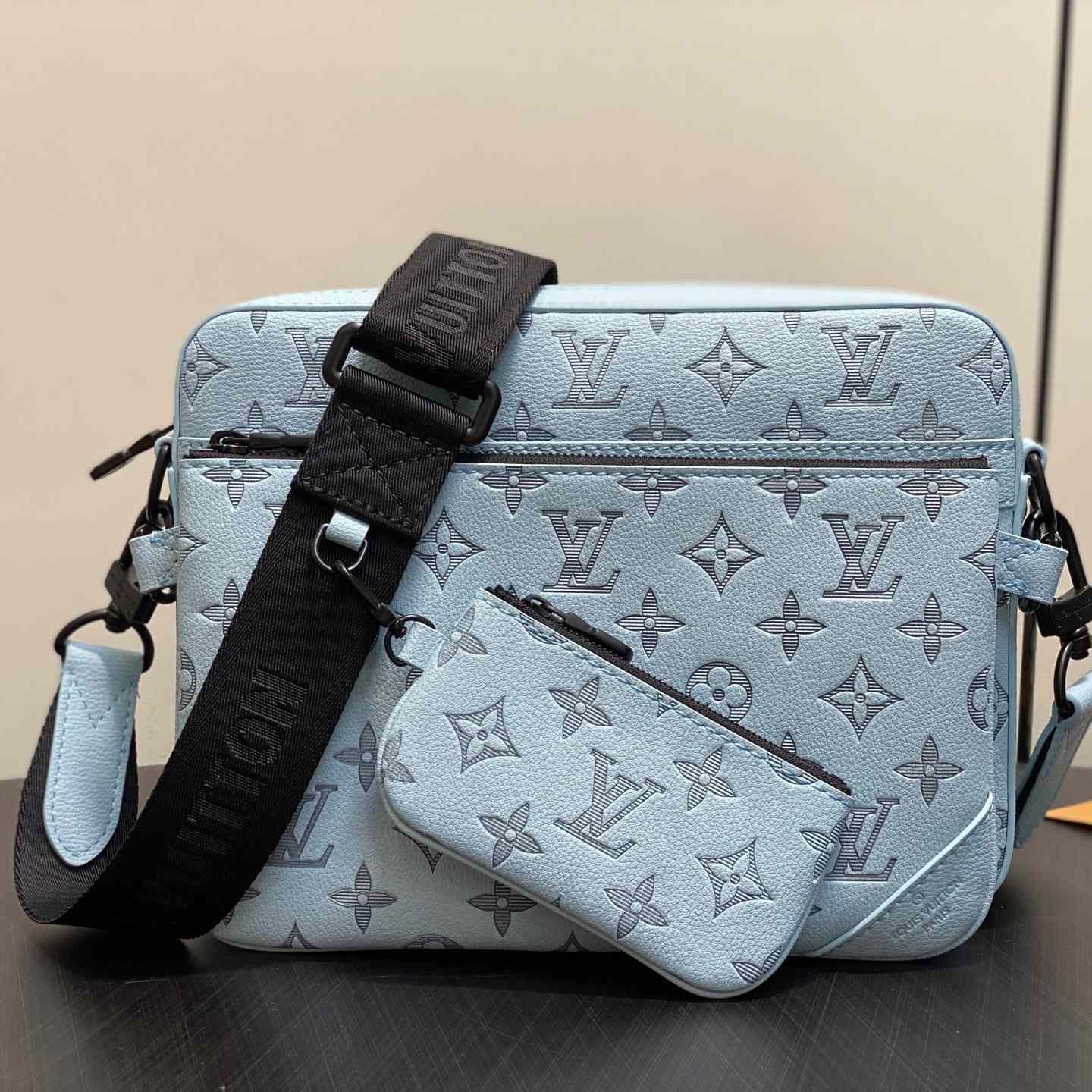 Louis Vuitton Trio Messenger   M14781 - DopestKickz