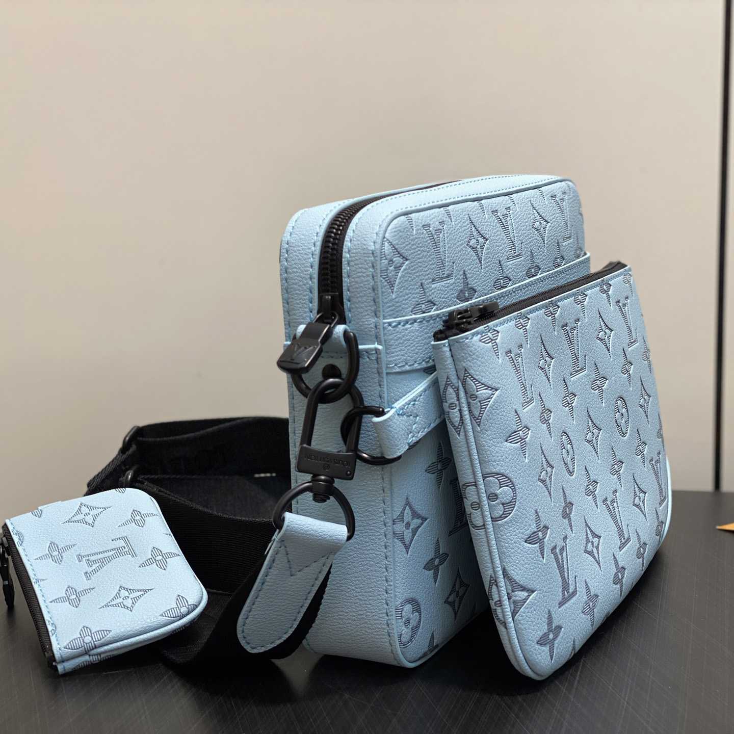 Louis Vuitton Trio Messenger   M14781 - DopestKickz