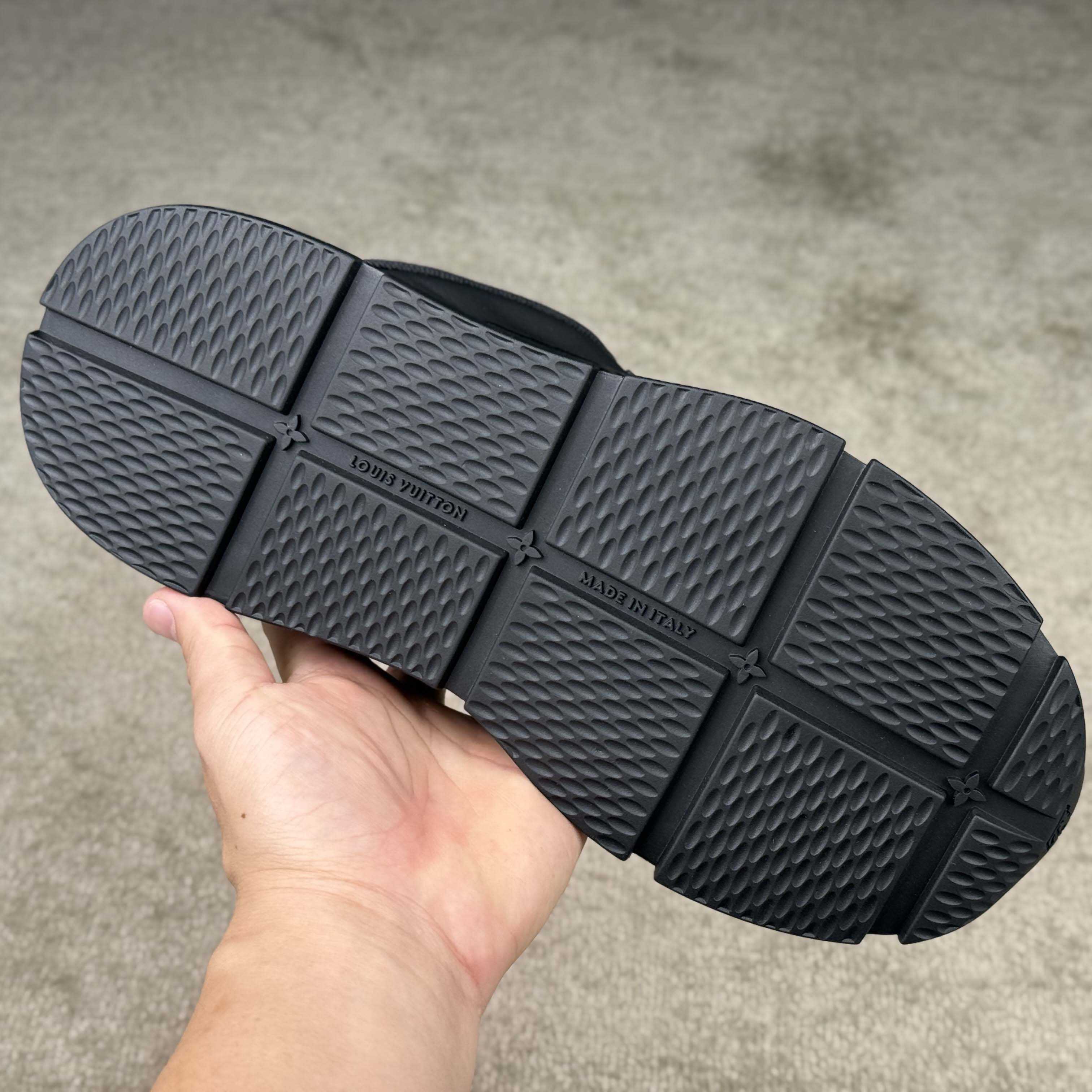 Louis Vuitton LV Classic Sneaker   1AHST3 - DopestKickz