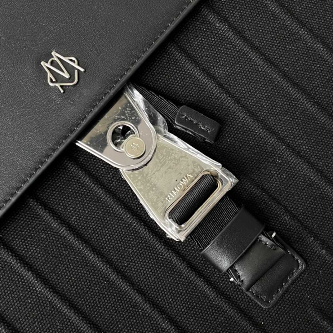 Rimowa Flap Backpack （44-37-16  cm） - DopestKickz