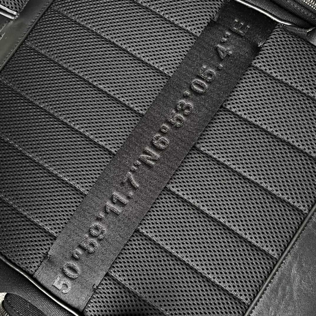 Rimowa Flap Backpack （44-37-16  cm） - DopestKickz