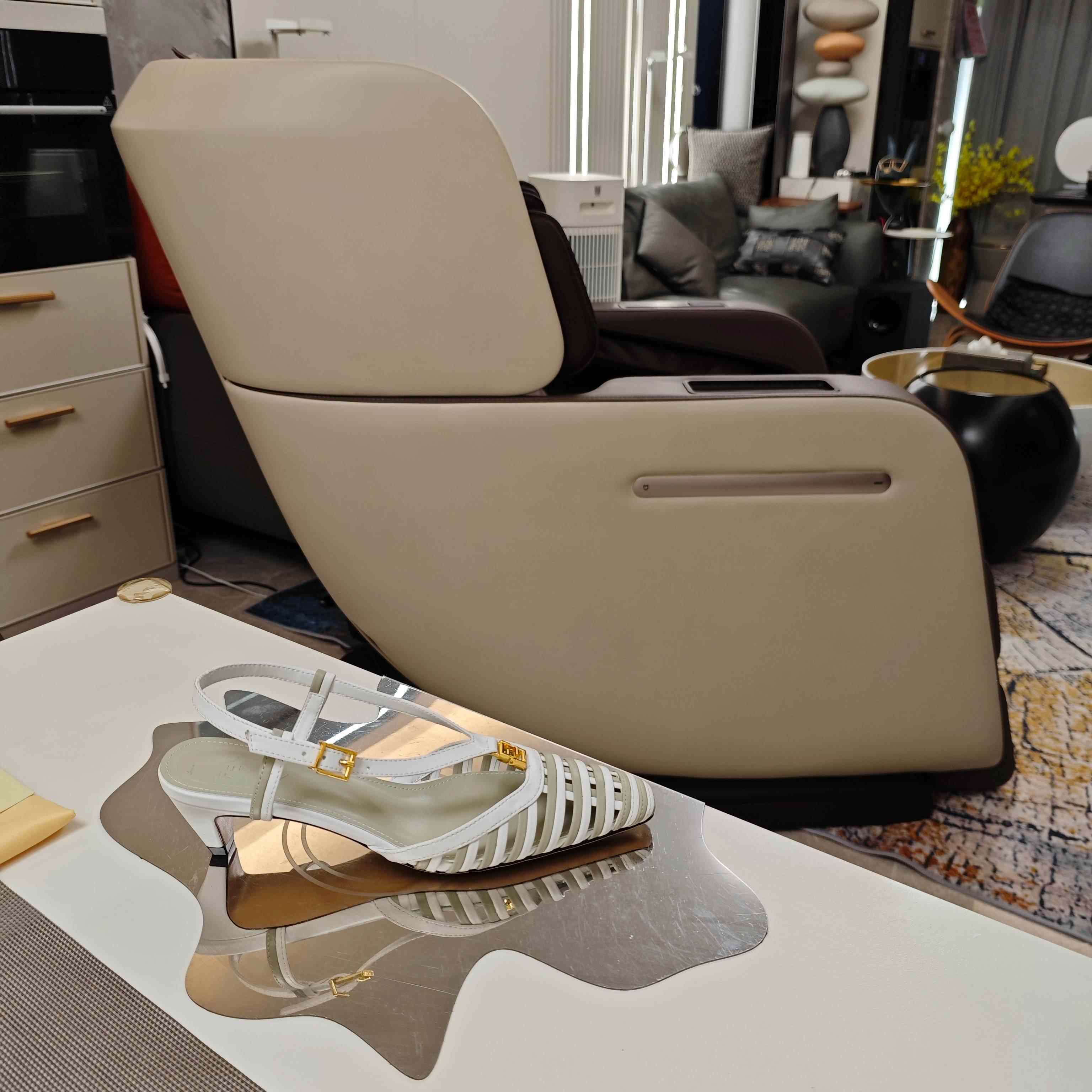 Fendi FFold Leather Low-heeled Slingbacks - DopestKickz