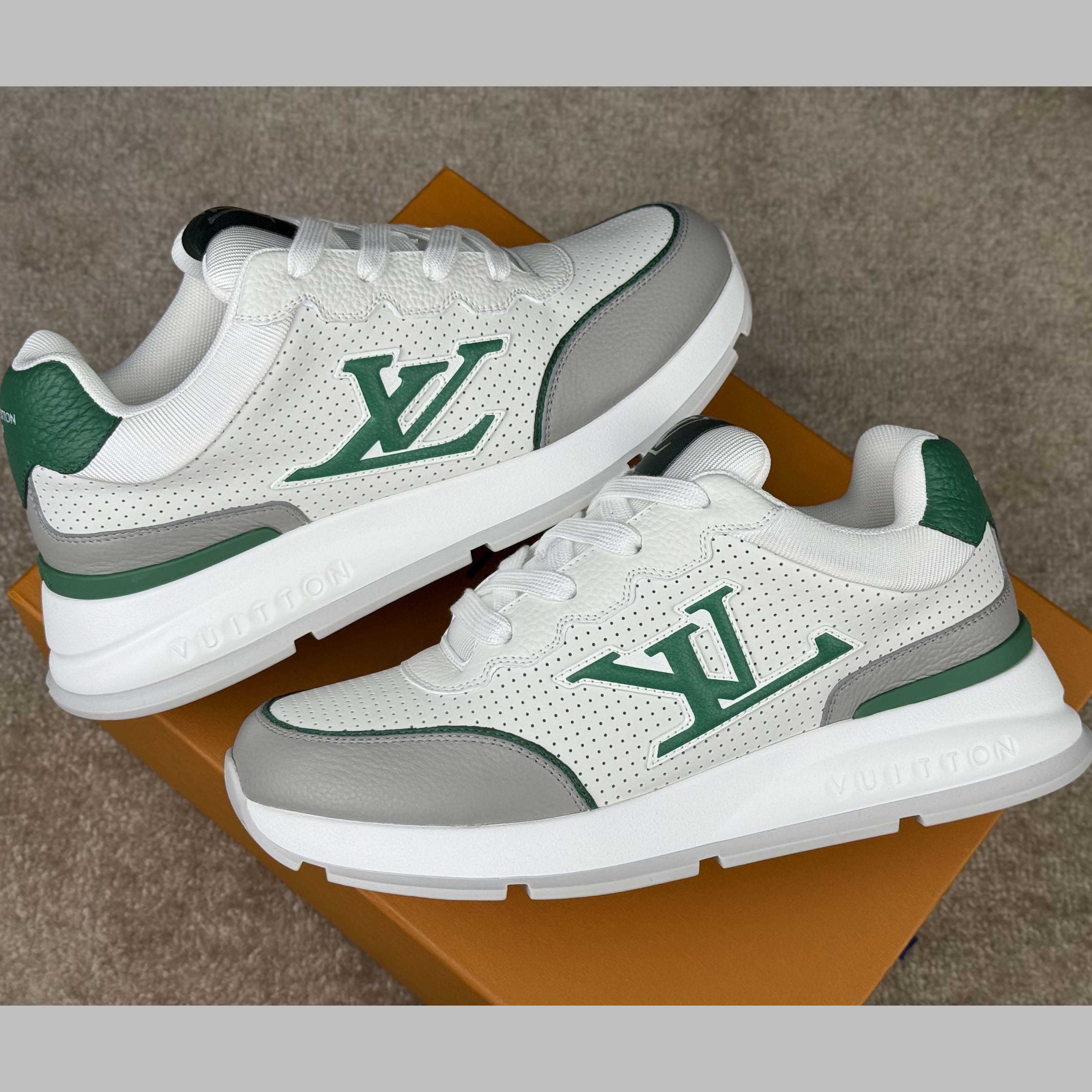 Louis Vuitton LV Classic Sneaker   1AHSUG - DopestKickz