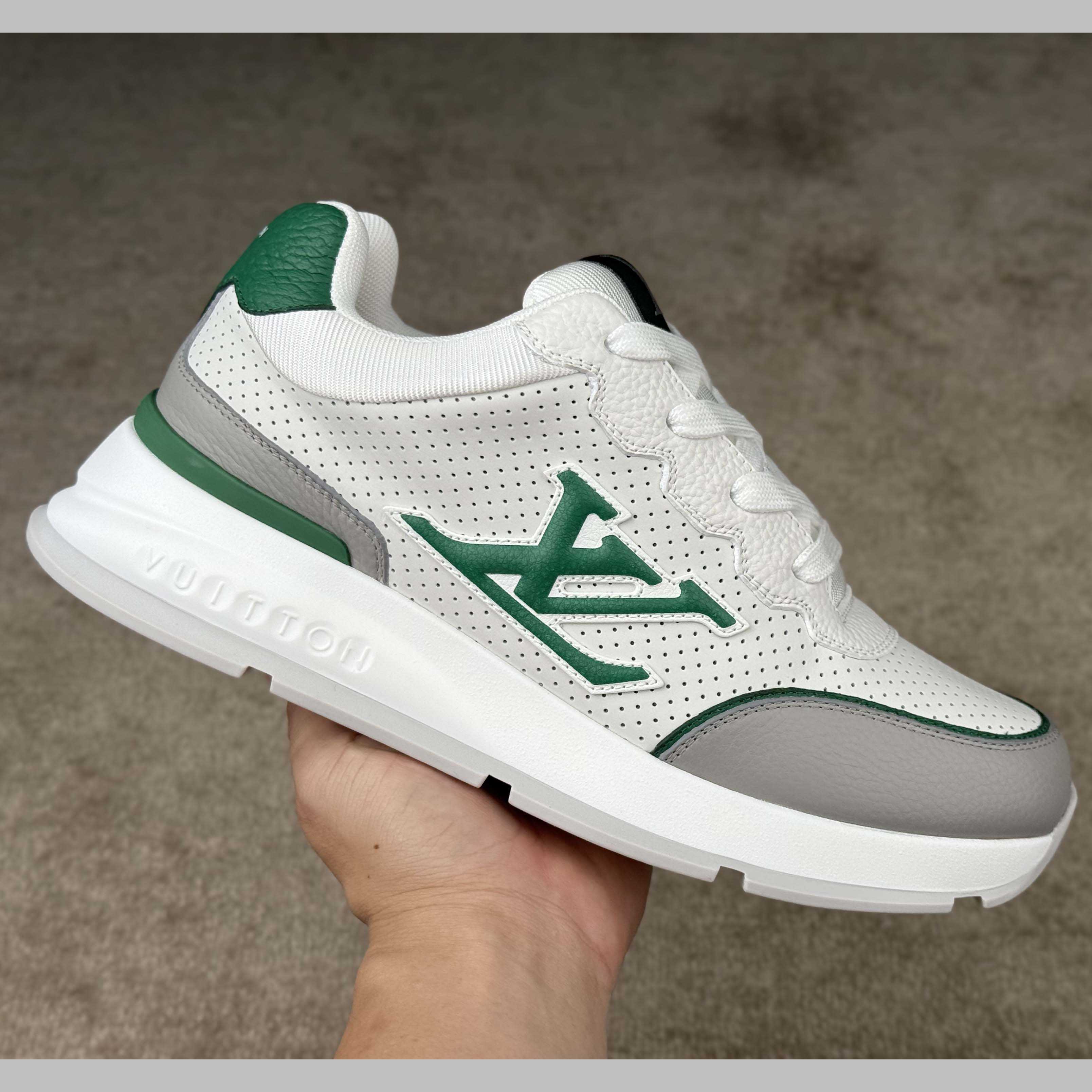 Louis Vuitton LV Classic Sneaker   1AHSUG - DopestKickz