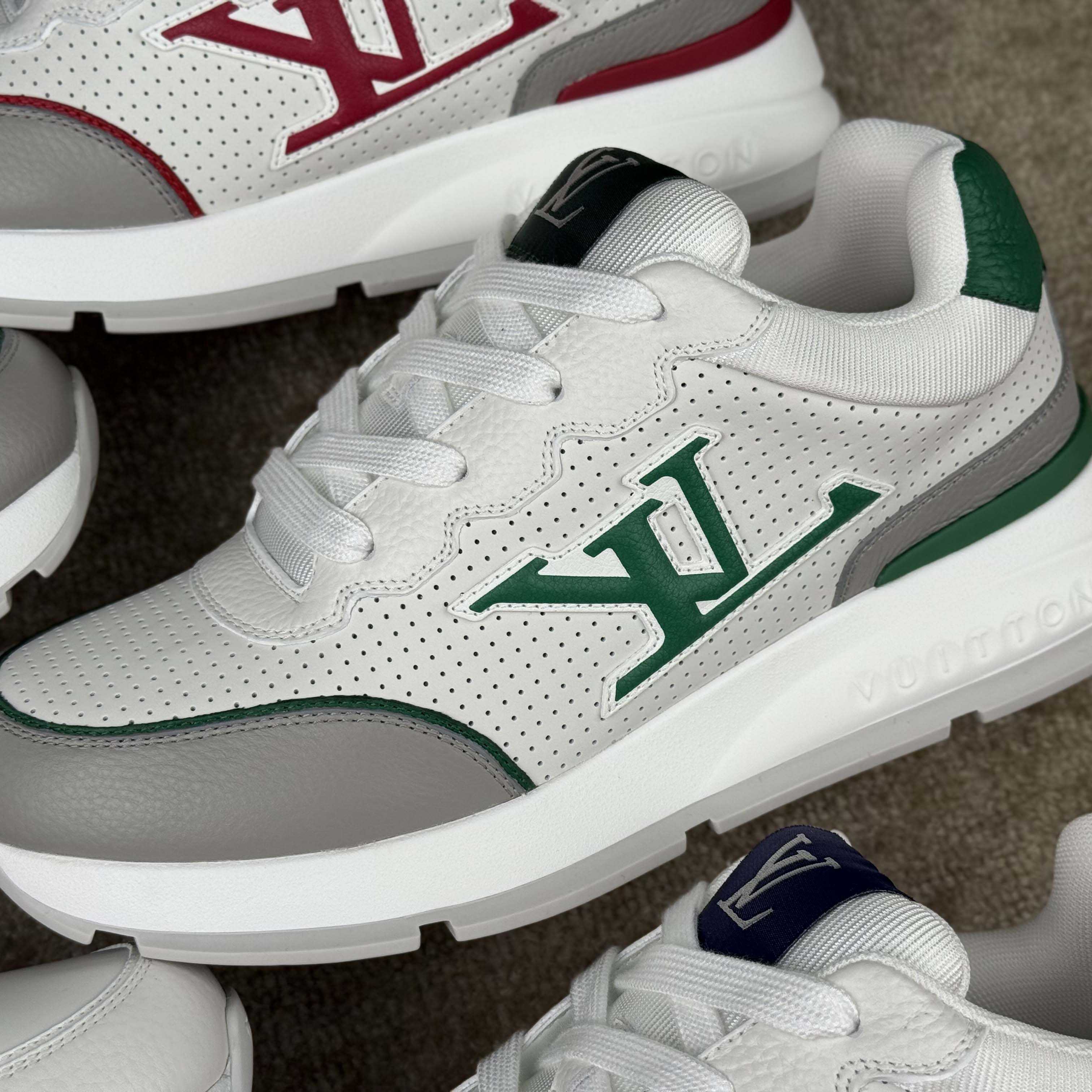 Louis Vuitton LV Classic Sneaker   1AHSUG - DopestKickz