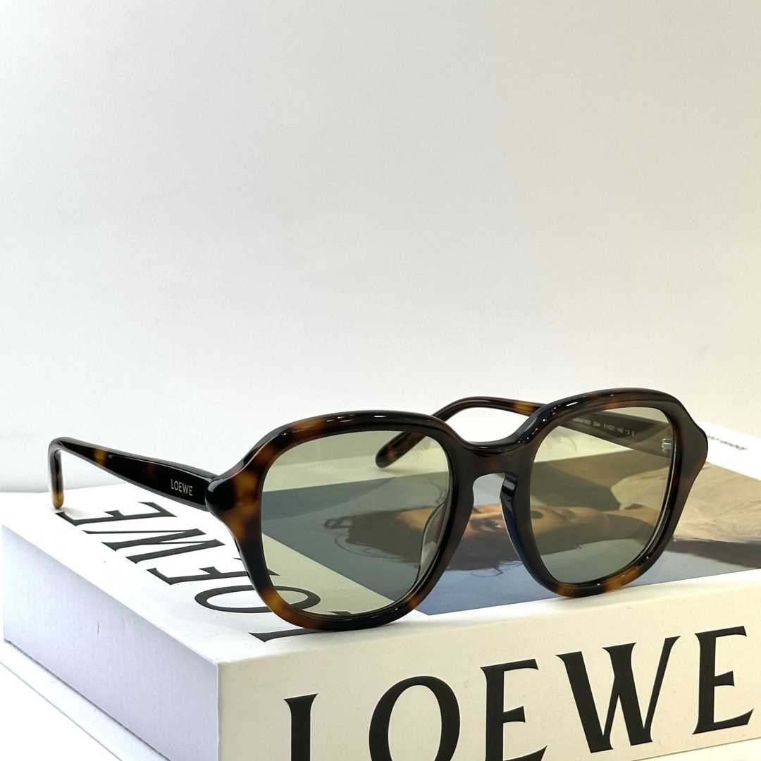 Loewe Alpha Slim sunglasses  LW40163I - DopestKickz