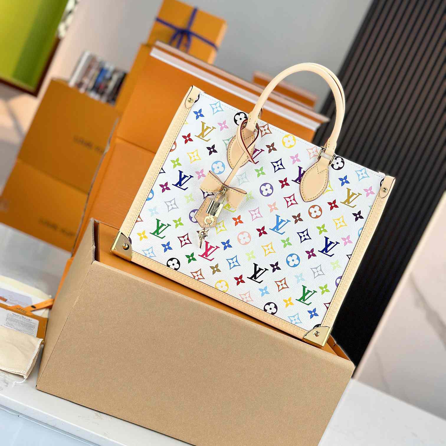 Louis Vuitton LV x TM OnTheGo MM   M13079 - DopestKickz