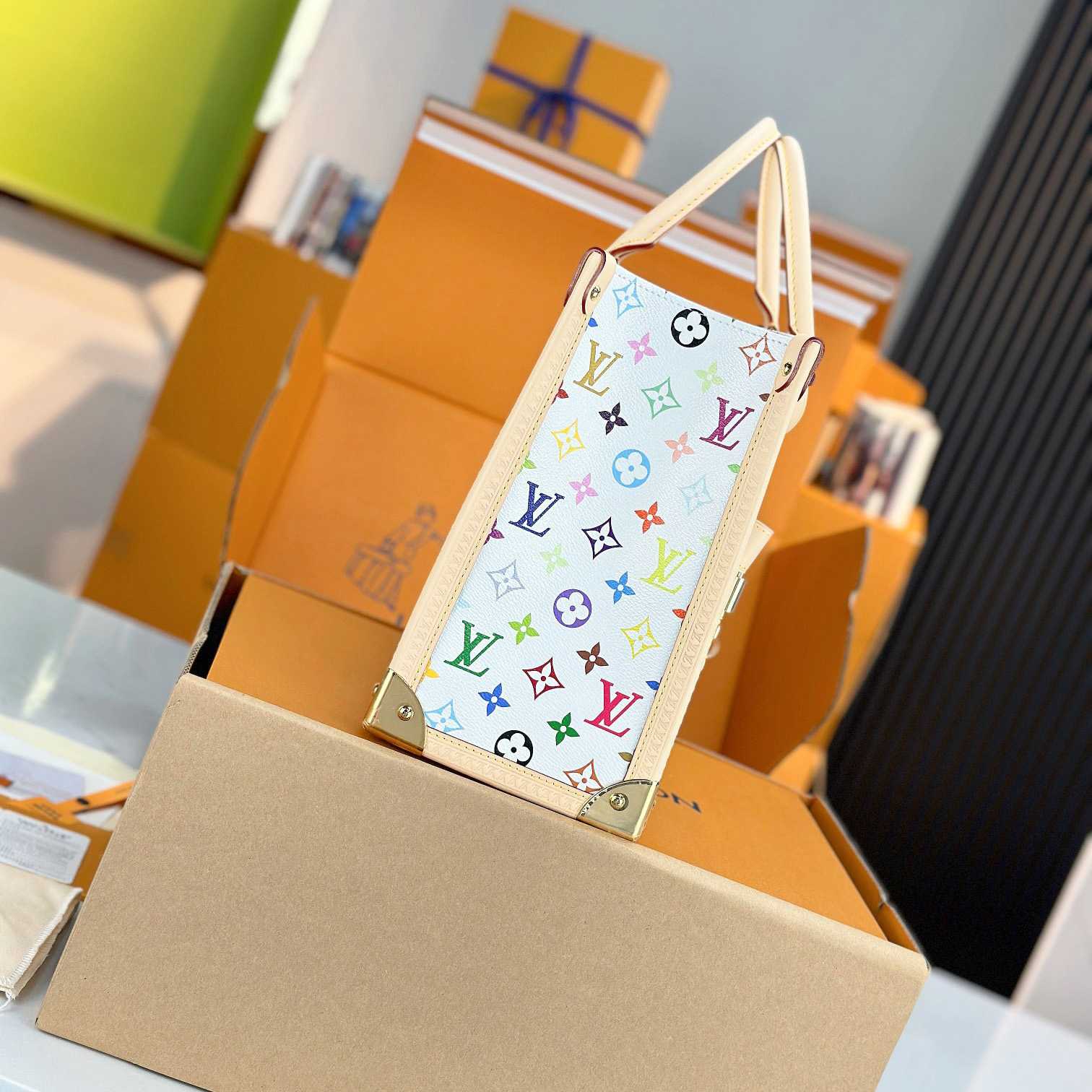 Louis Vuitton LV x TM OnTheGo MM   M13079 - DopestKickz