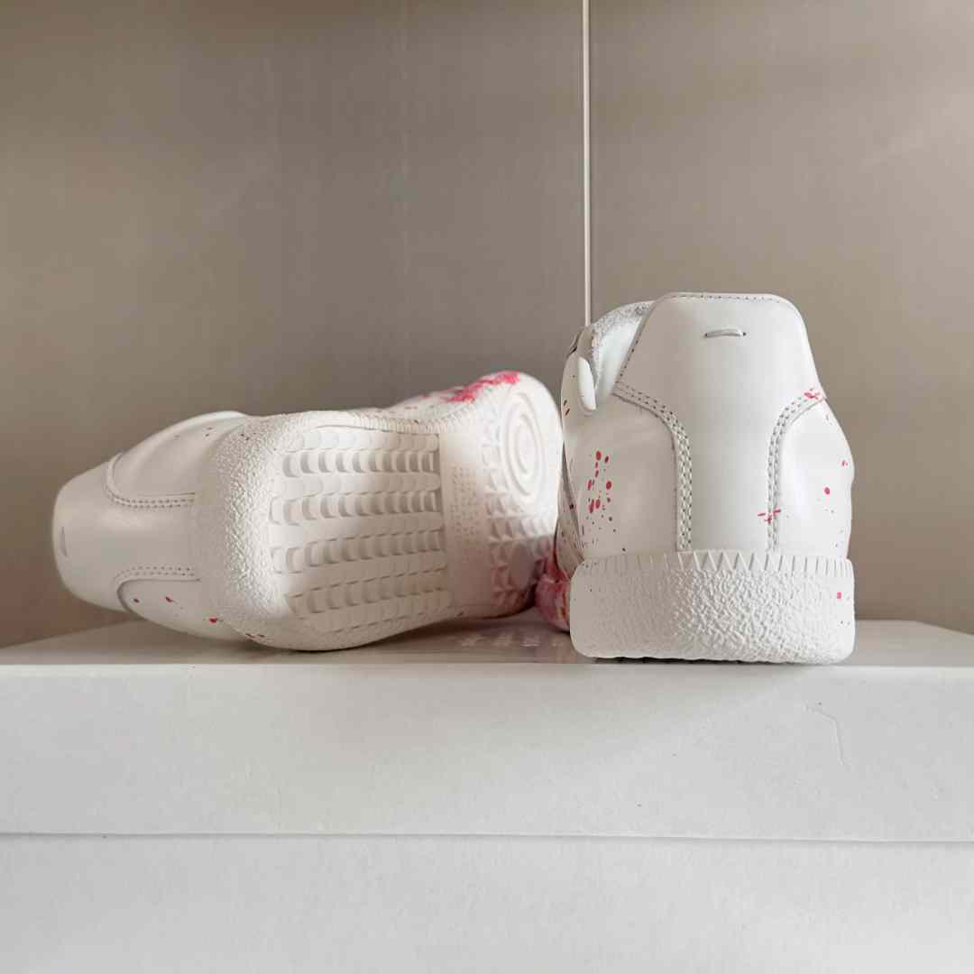 Maison Margiela Replica 'Paint Splatter - White Red' - DopestKickz