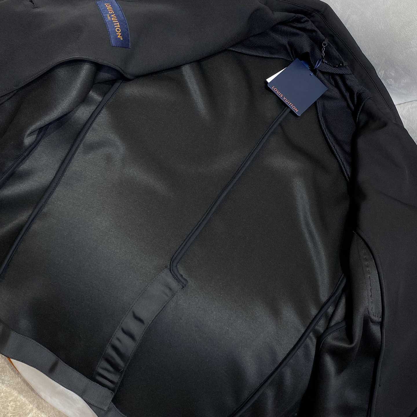 Louis Vuitton Preppy Relaxed Blazer   1AGTIP - DopestKickz