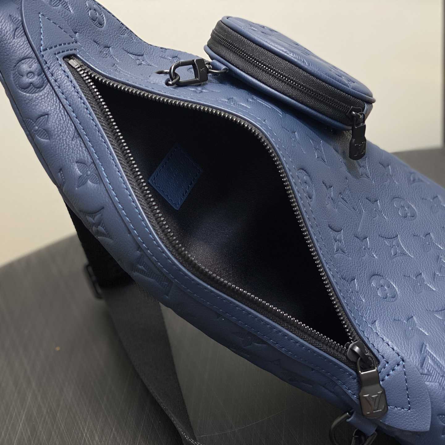 Louis Vuitton Duo Slingbag   M24467 - DopestKickz