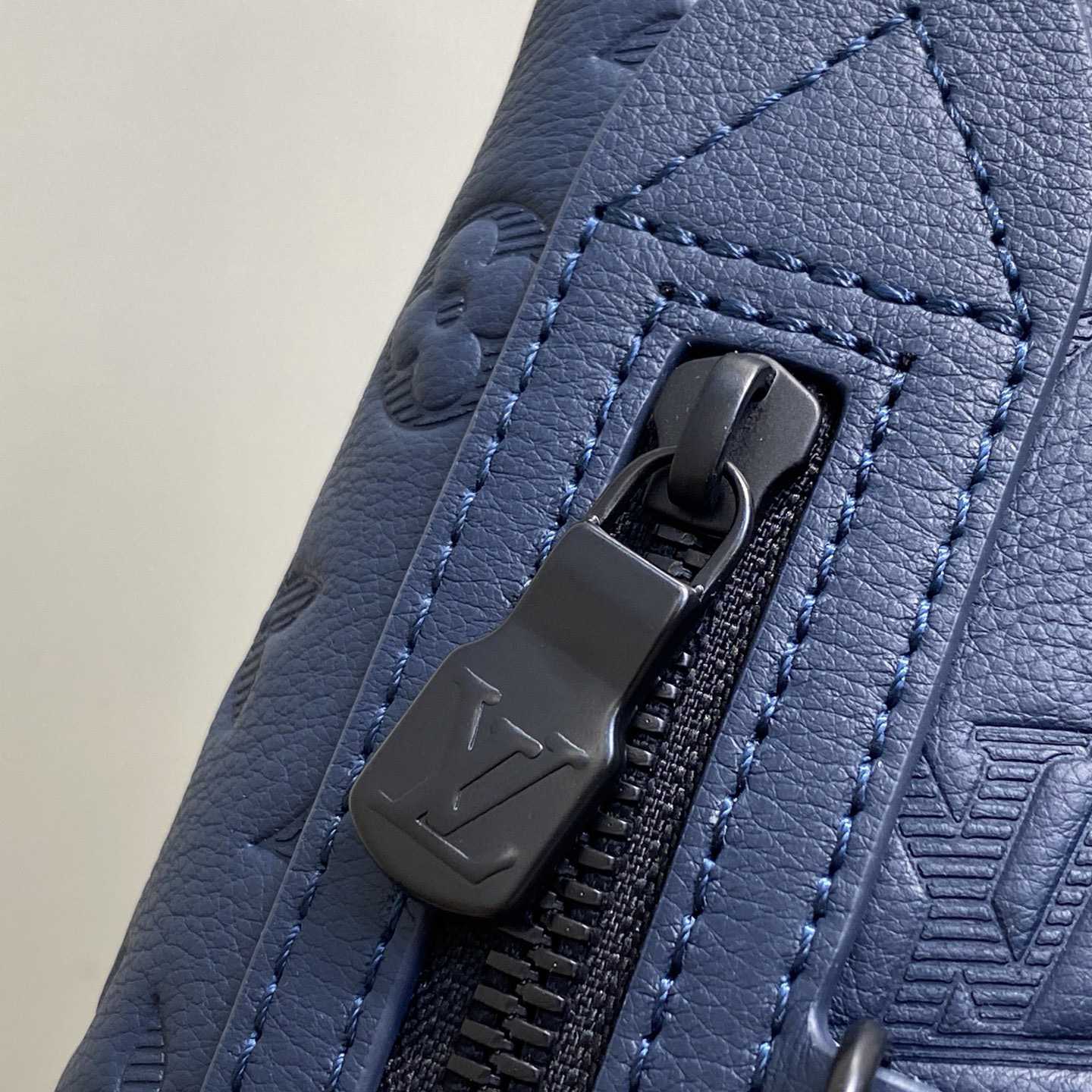 Louis Vuitton Duo Slingbag   M24467 - DopestKickz