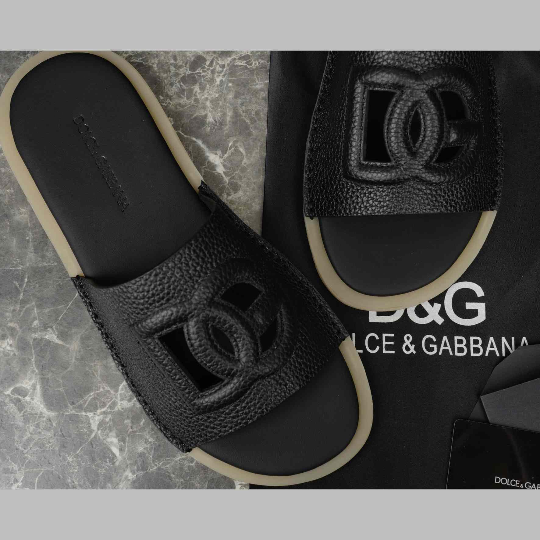 Dolce & Gabbana Black Leather Sliders - DopestKickz