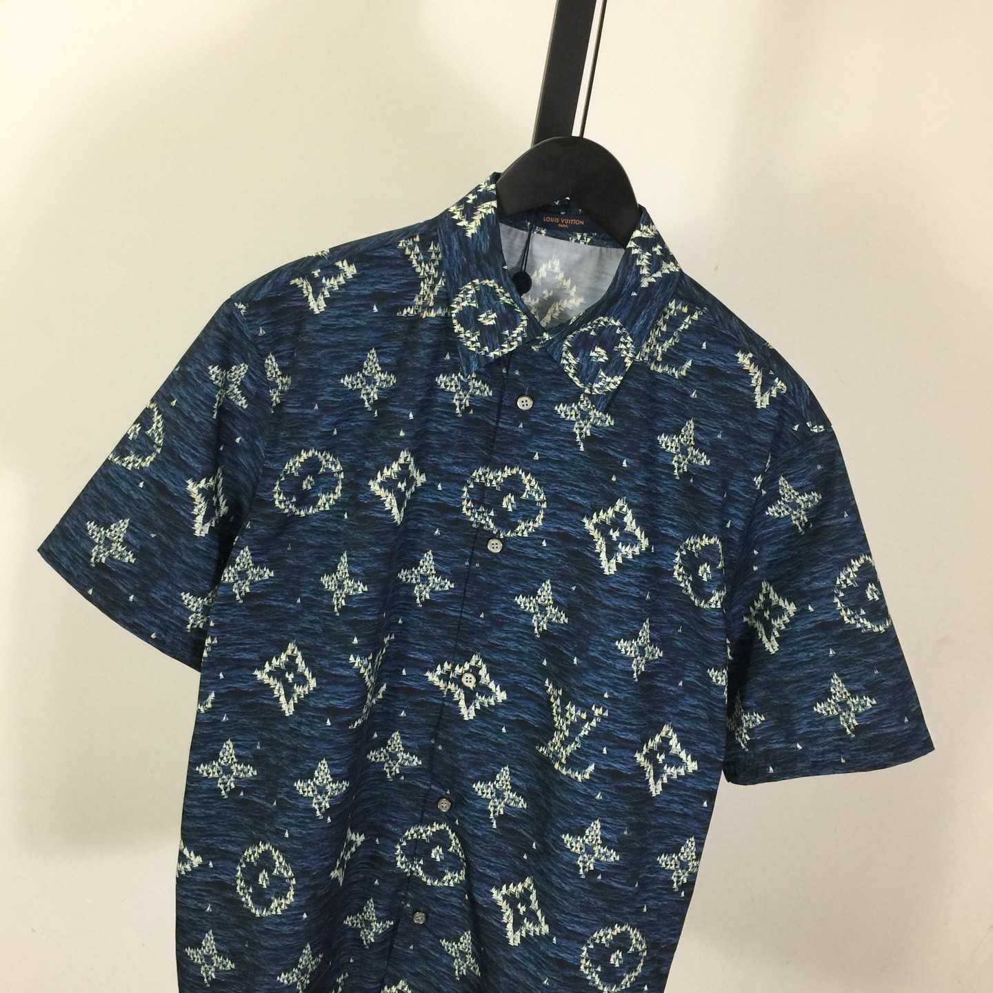 Louis Vuitton Printed Monogram Short-Sleeved Shirt   1AHVU4 - DopestKickz