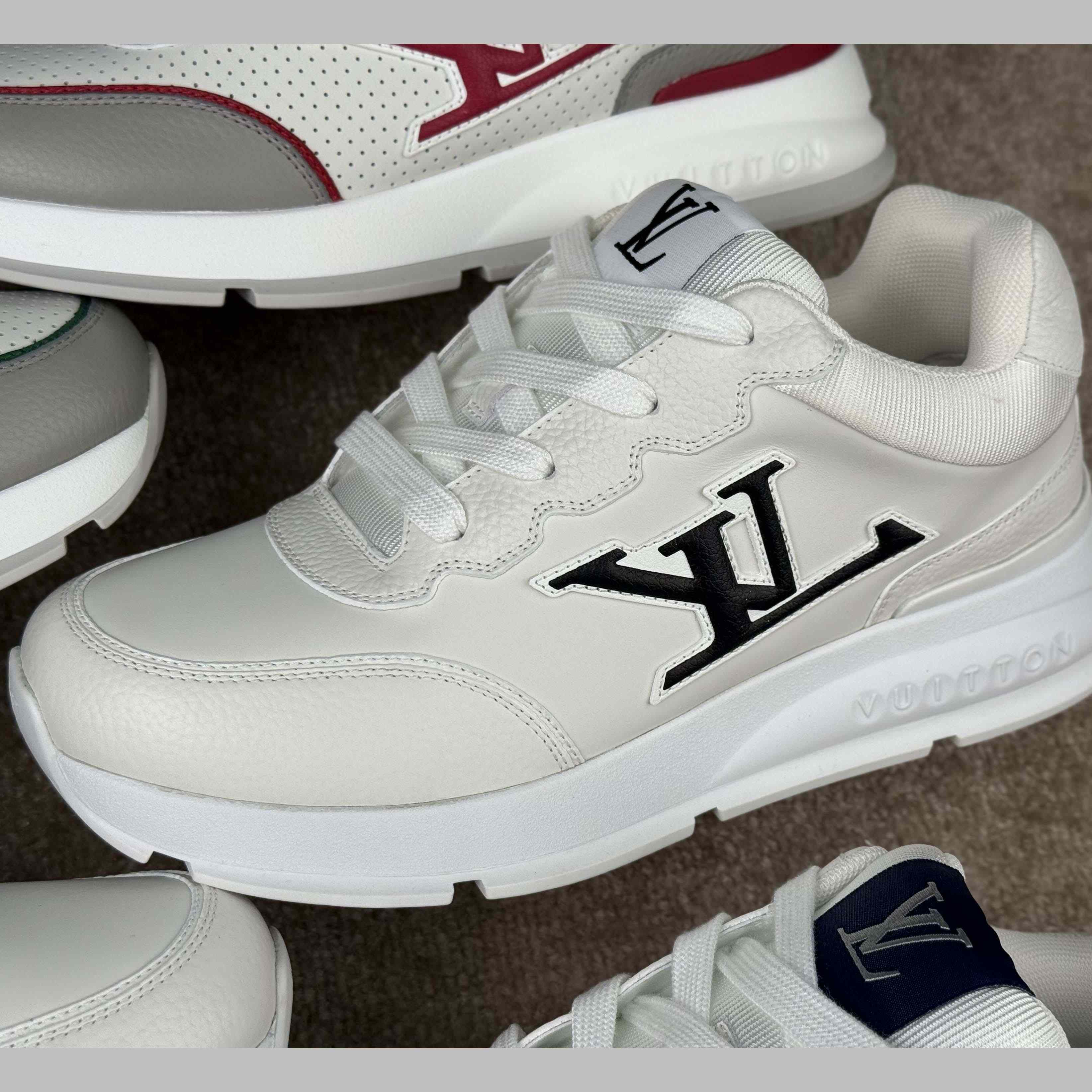 Louis Vuitton LV Classic Sneaker   1AHSTN - DopestKickz
