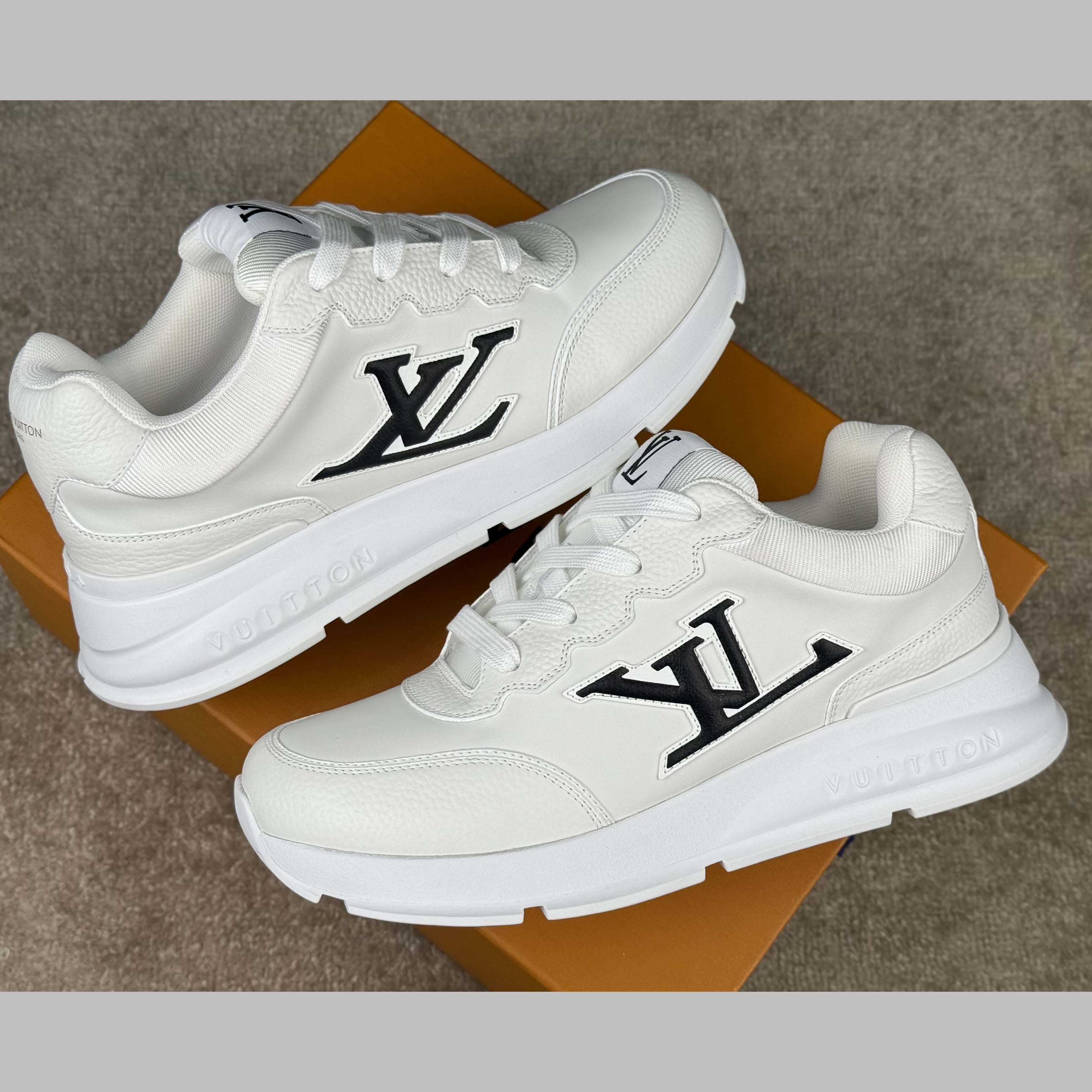 Louis Vuitton LV Classic Sneaker   1AHSTN - DopestKickz