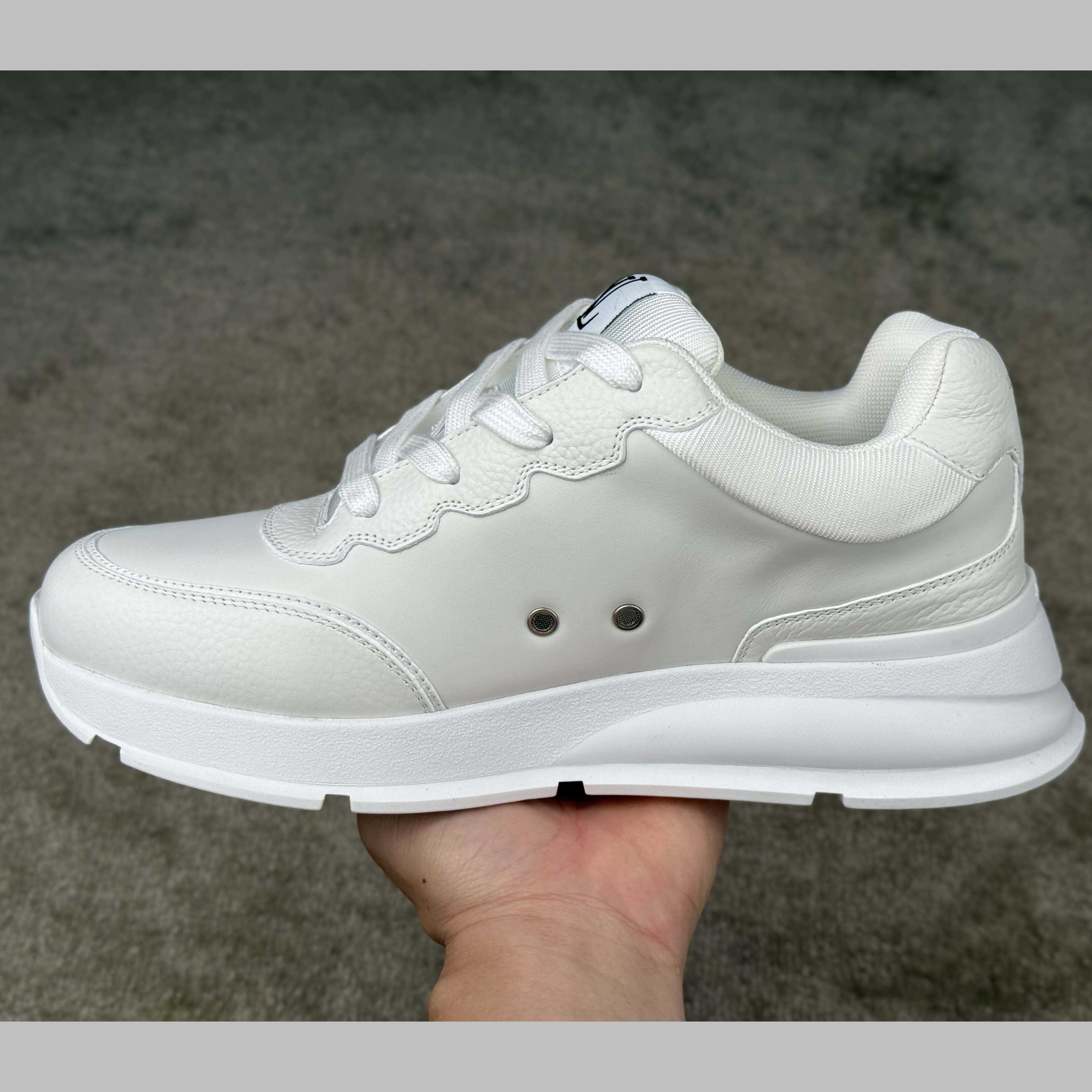 Louis Vuitton LV Classic Sneaker   1AHSTN - DopestKickz