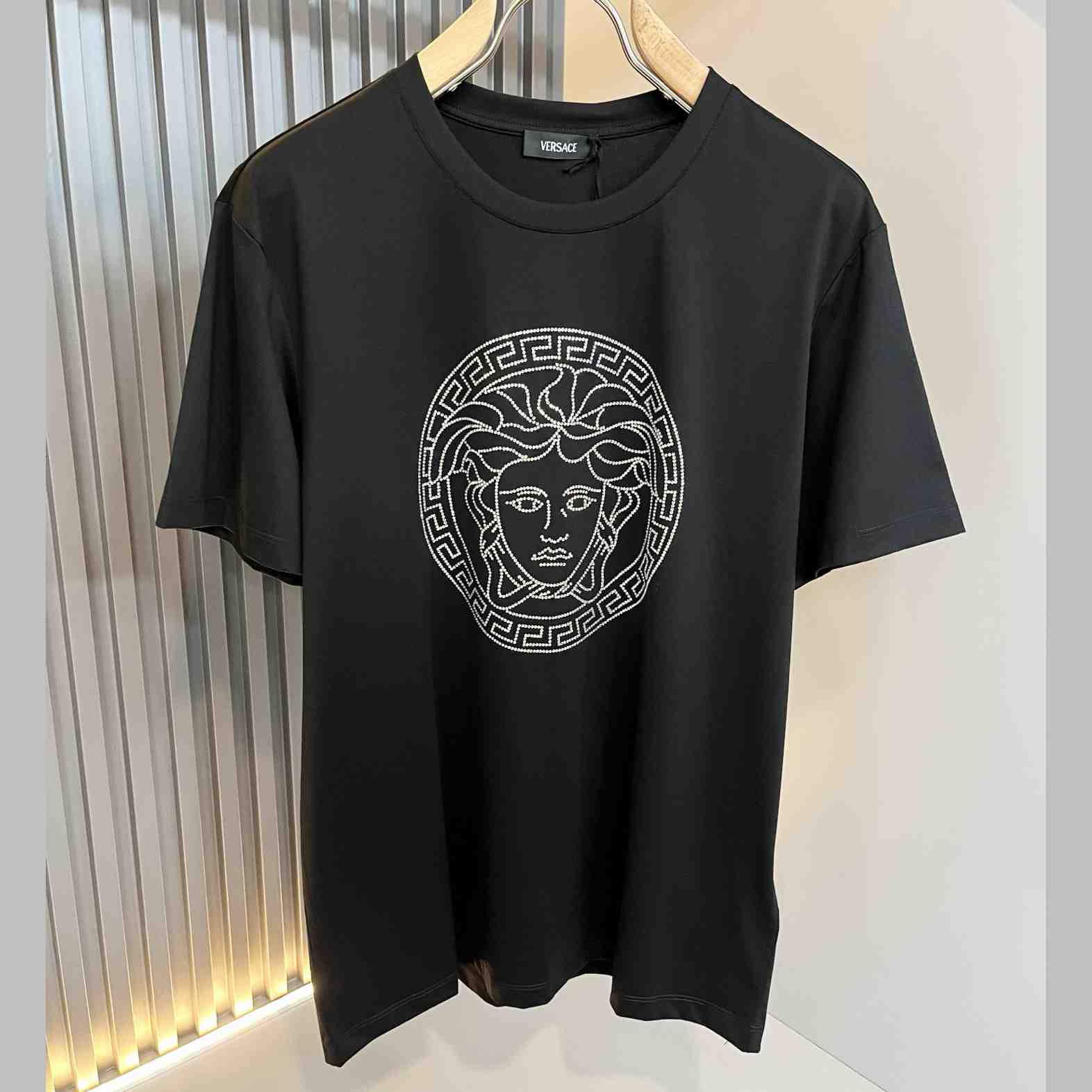 Versace Medusa T-shirt - DopestKickz