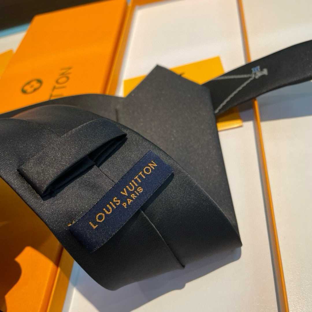 Louis Vuitton Tie - DopestKickz