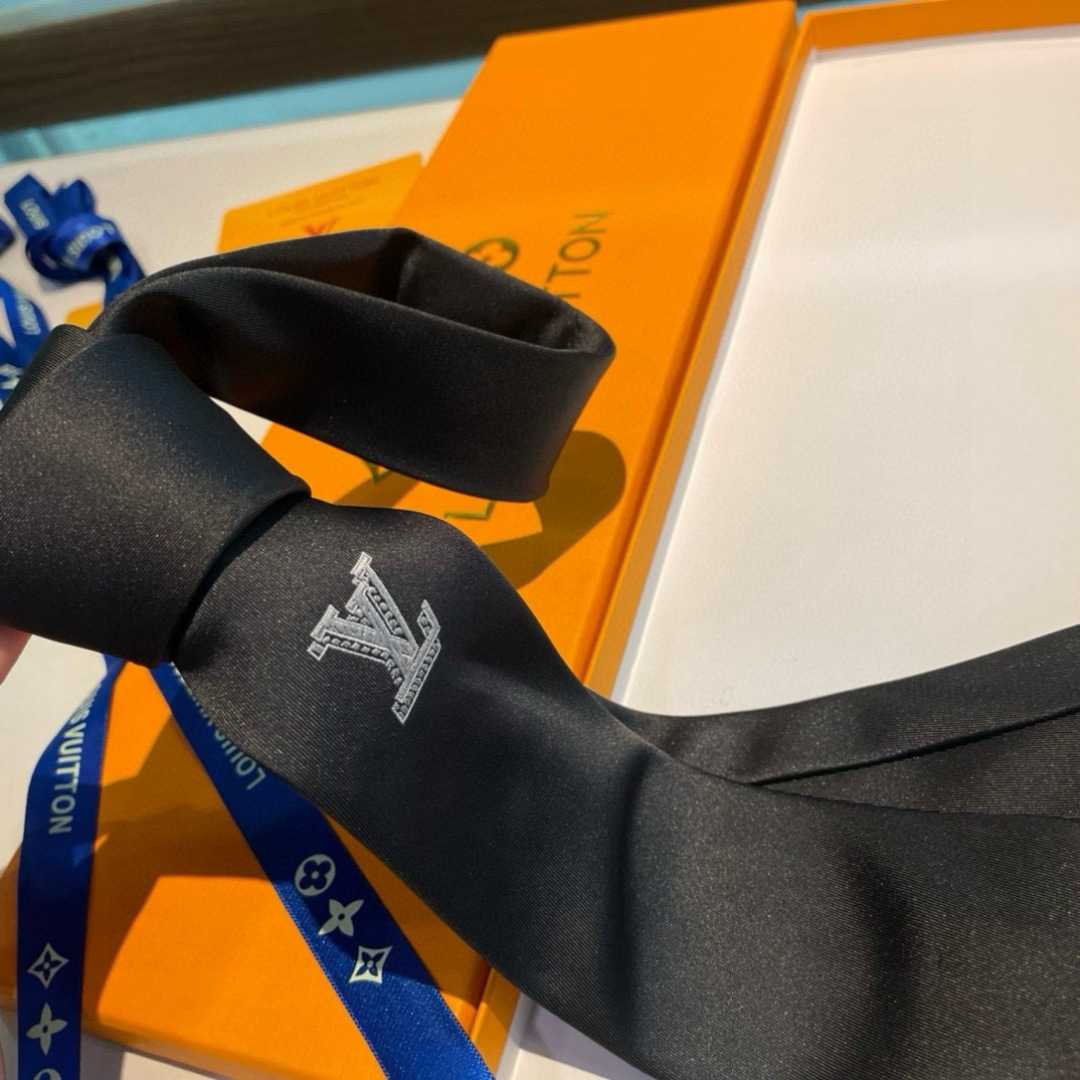 Louis Vuitton Tie - DopestKickz