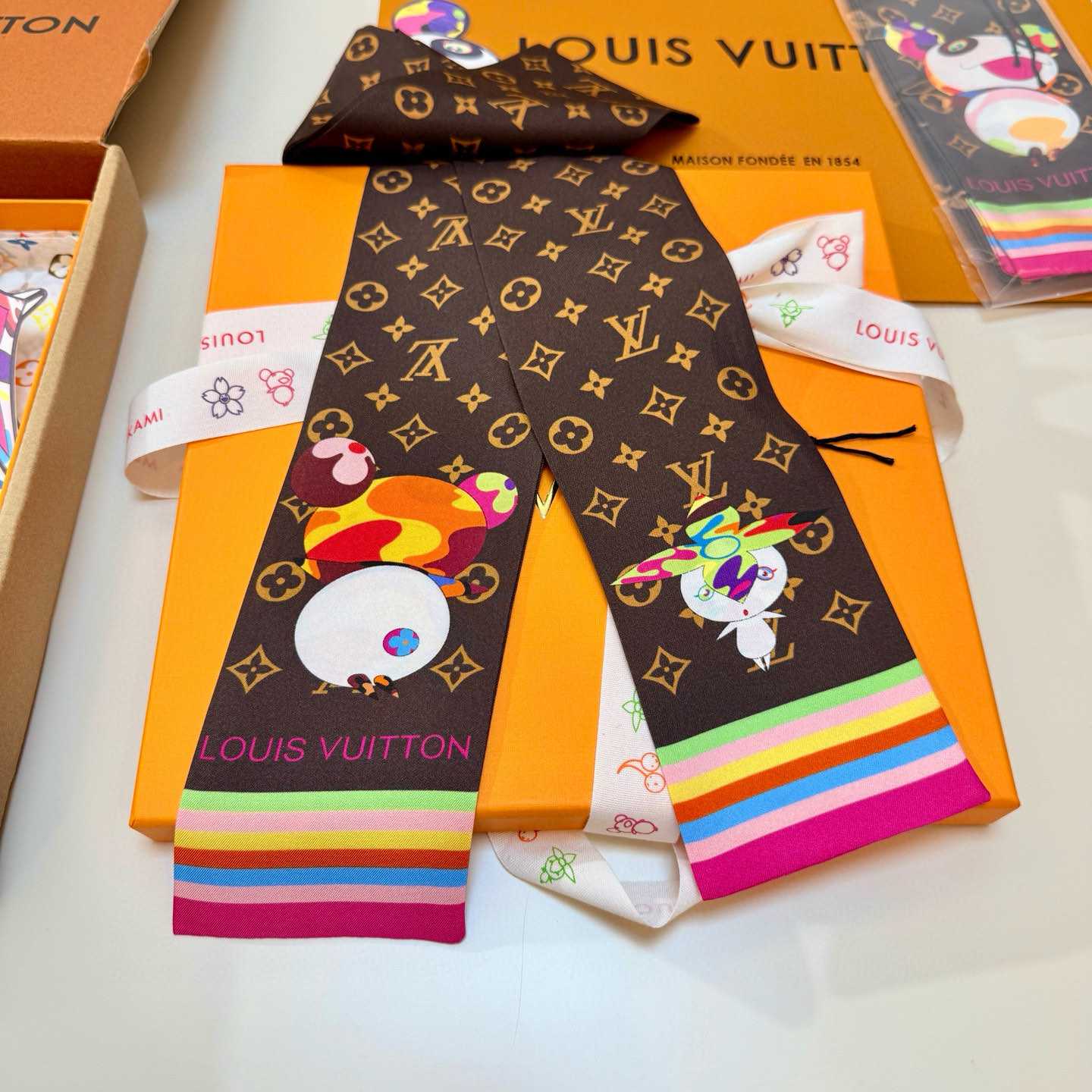 Louis Vuitton LV x TM Superflat Character Bandeau   M96083 - DopestKickz