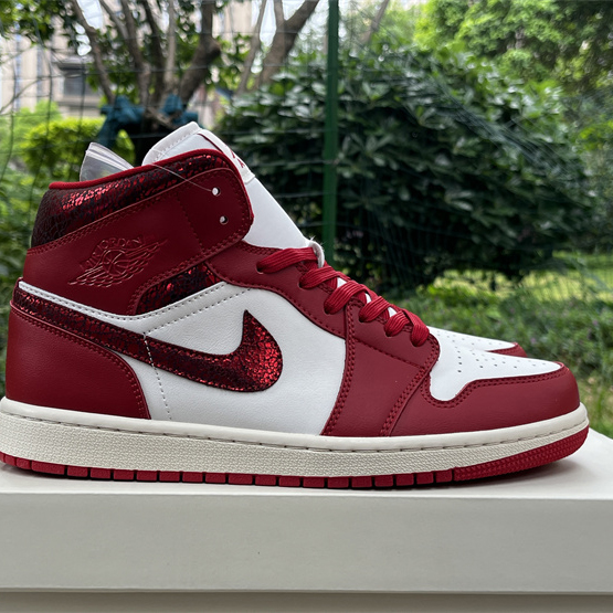 Air Jordan 1 Mid  HJ9337-106  - DopestKickz