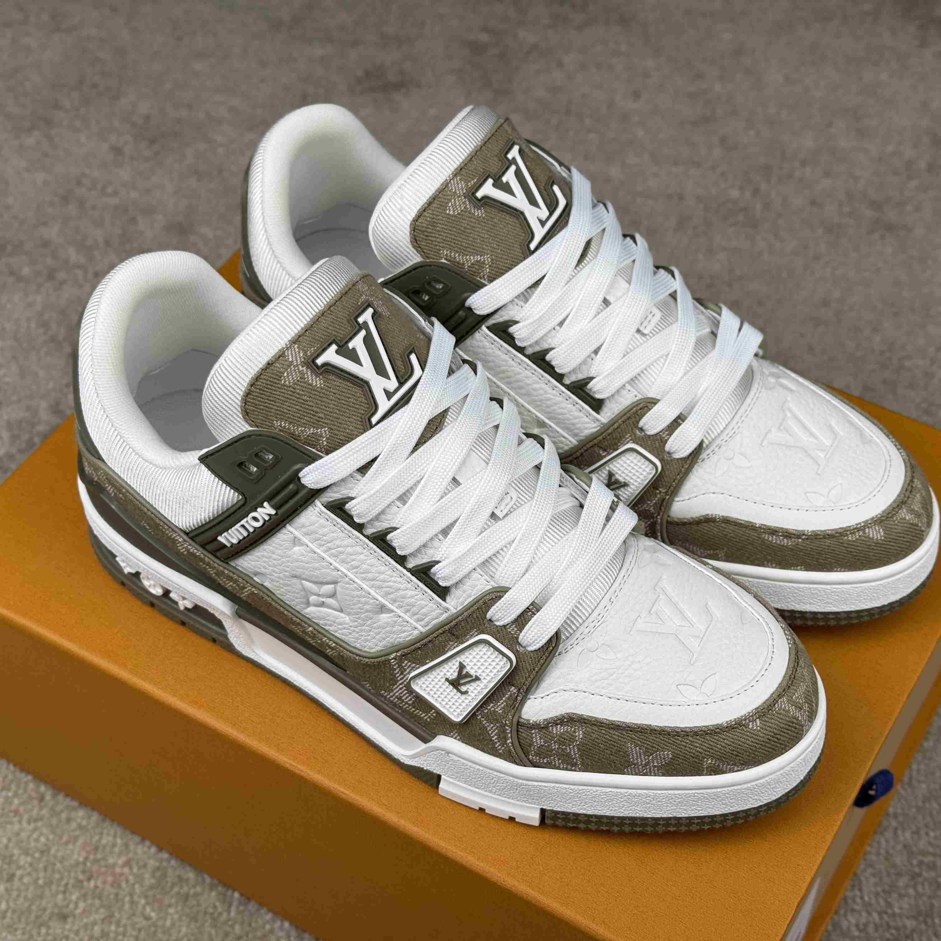 Louis Vuitton LV Trainer Sneaker   1AILAR - DopestKickz