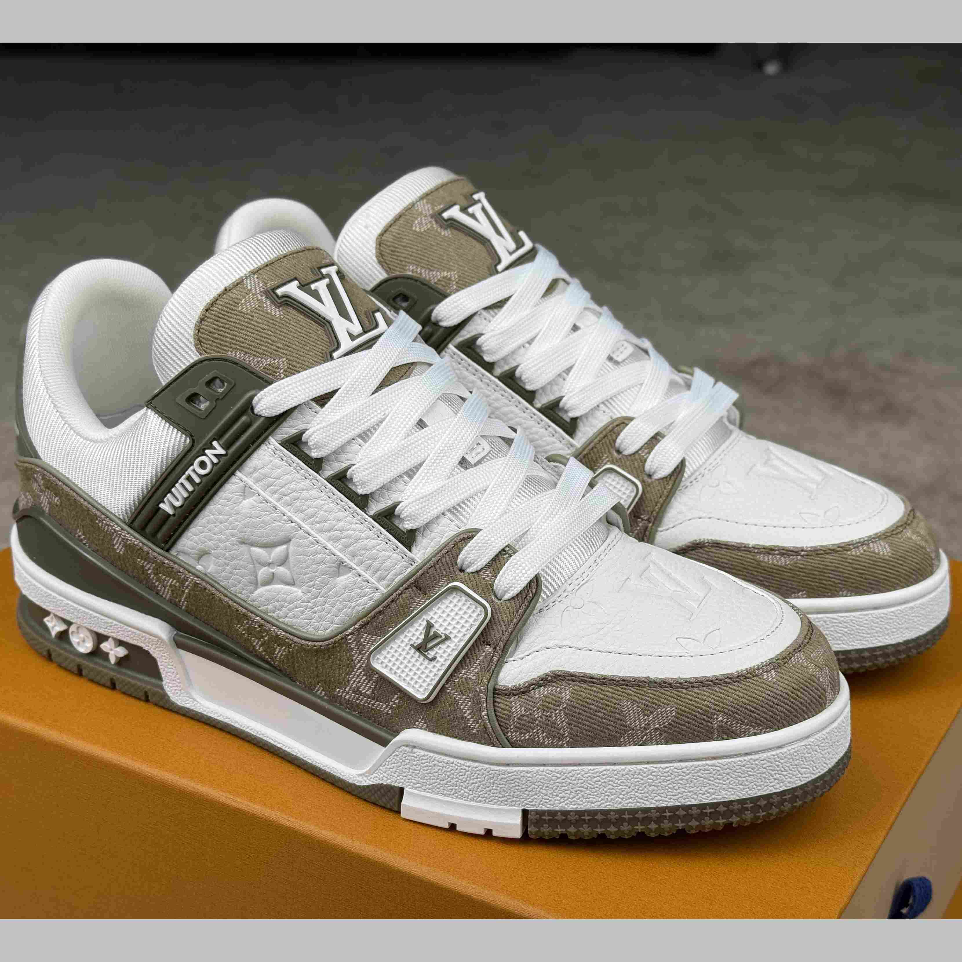 Louis Vuitton LV Trainer Sneaker   1AILAR - DopestKickz