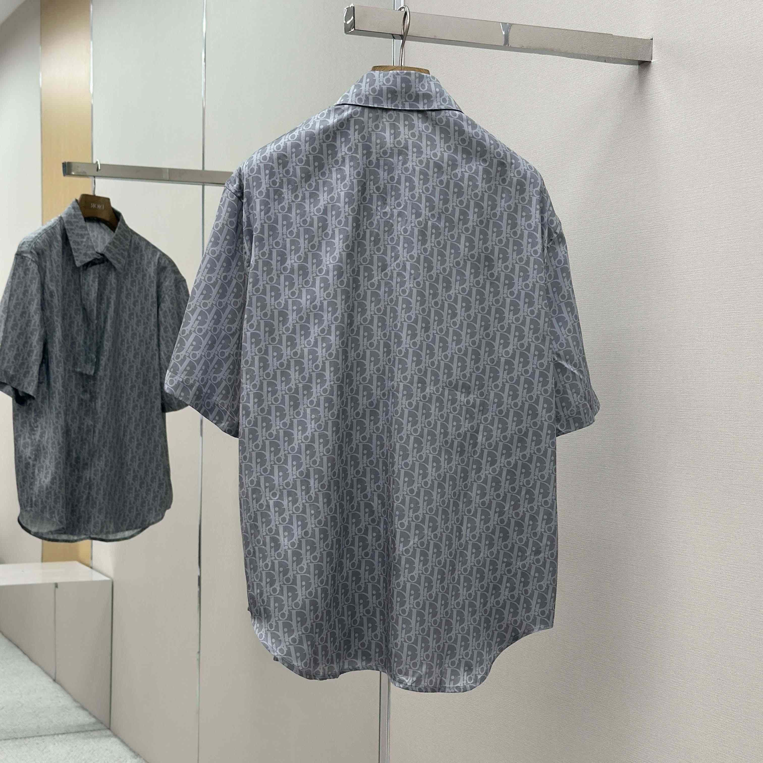 Dior Oblique Short-Sleeved Shirt - DopestKickz