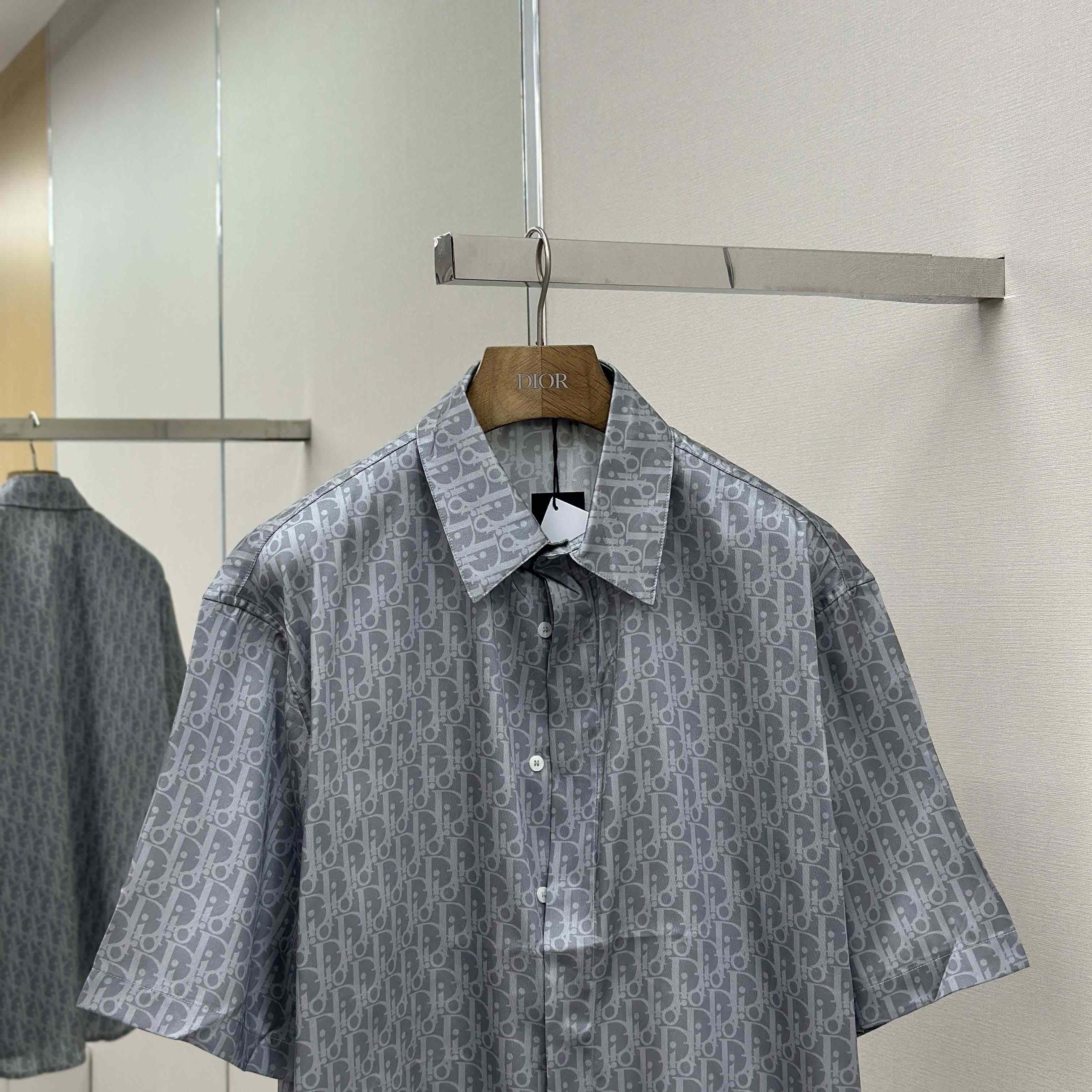 Dior Oblique Short-Sleeved Shirt - DopestKickz