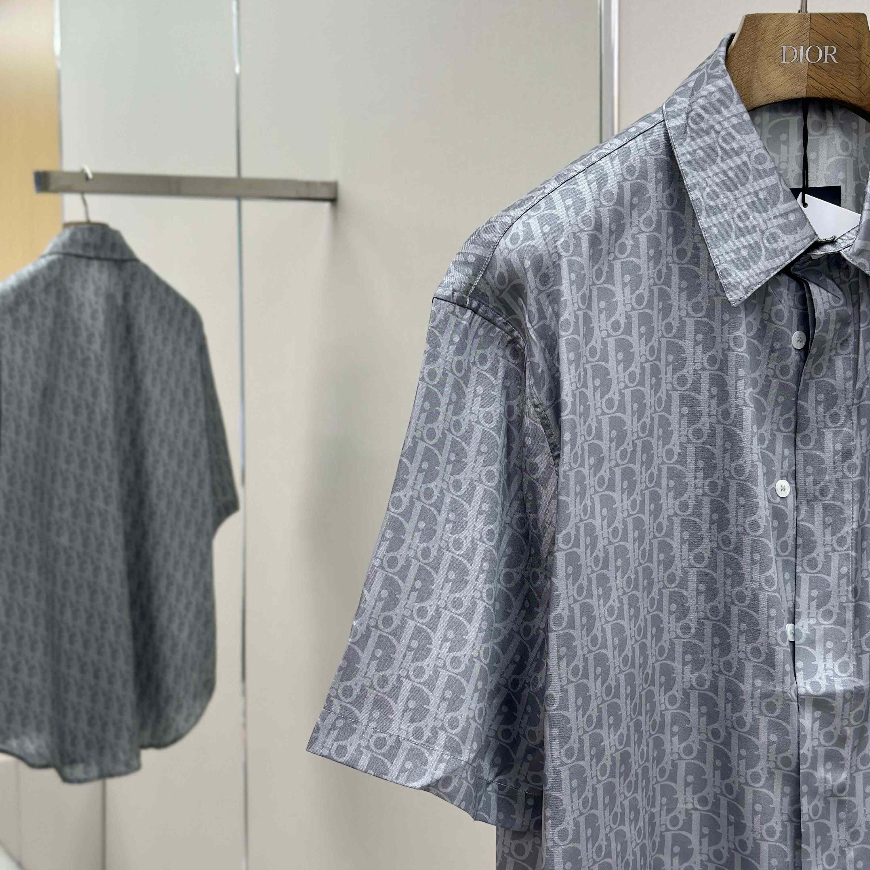 Dior Oblique Short-Sleeved Shirt - DopestKickz