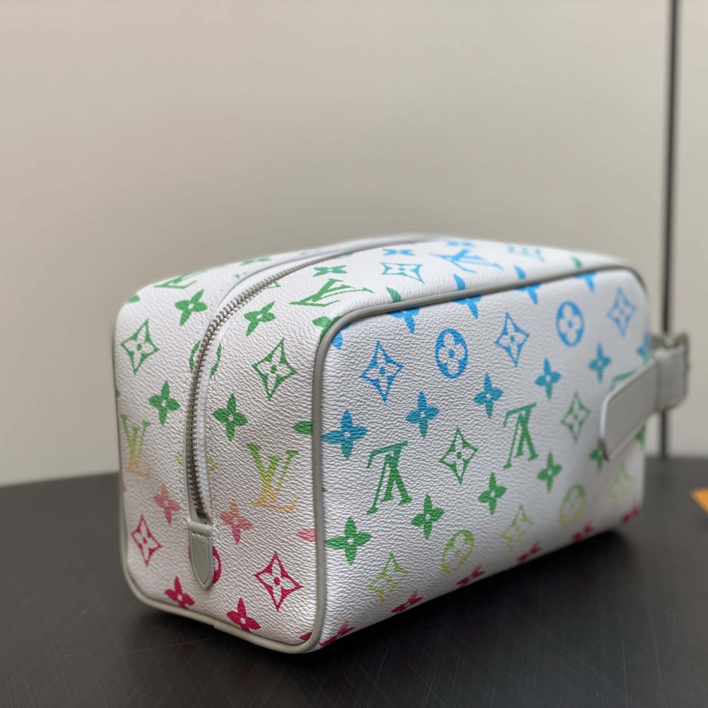 Louis Vuitton Dopp Kit   (23×13×12cm)  M14034 - DopestKickz