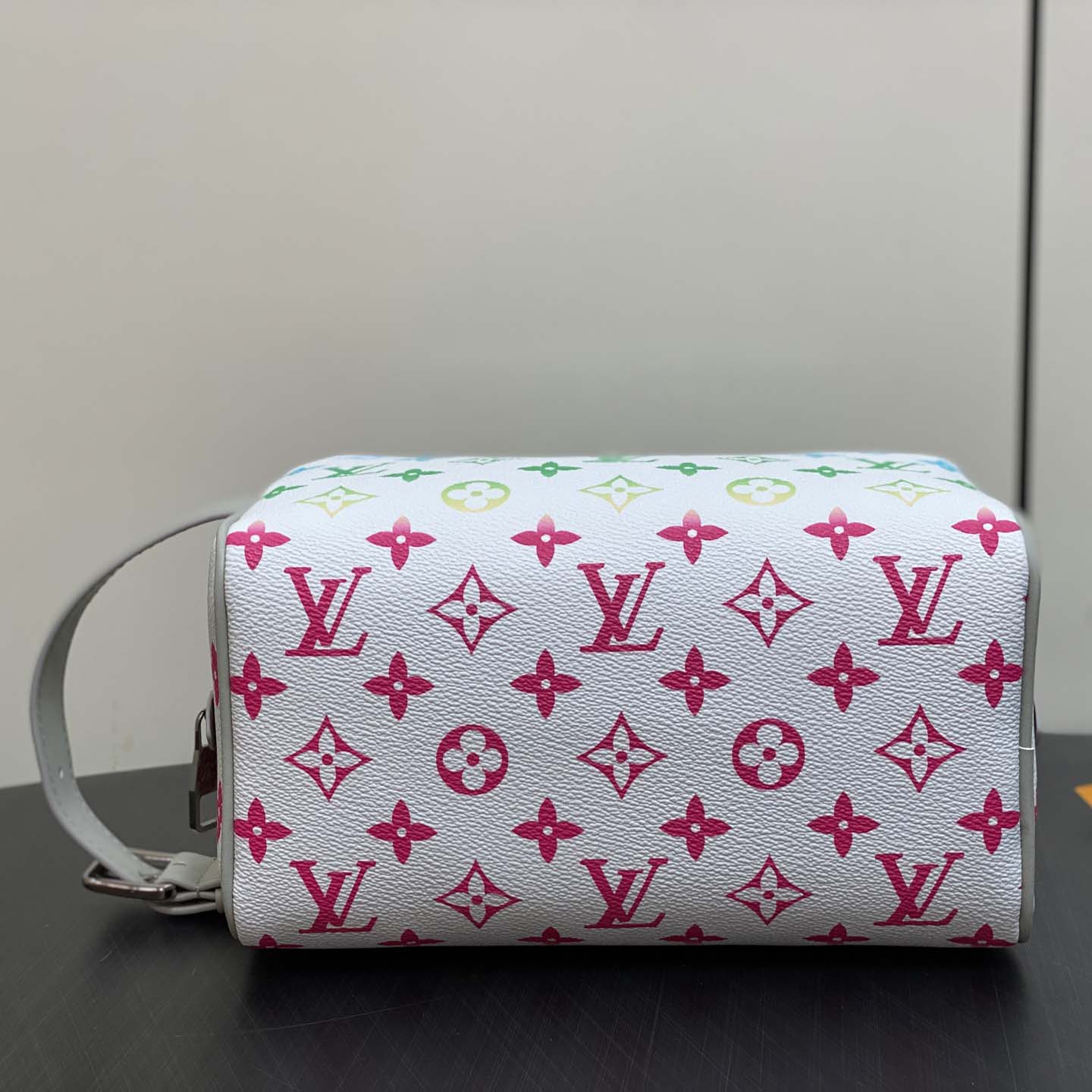 Louis Vuitton Dopp Kit   (23×13×12cm)  M14034 - DopestKickz