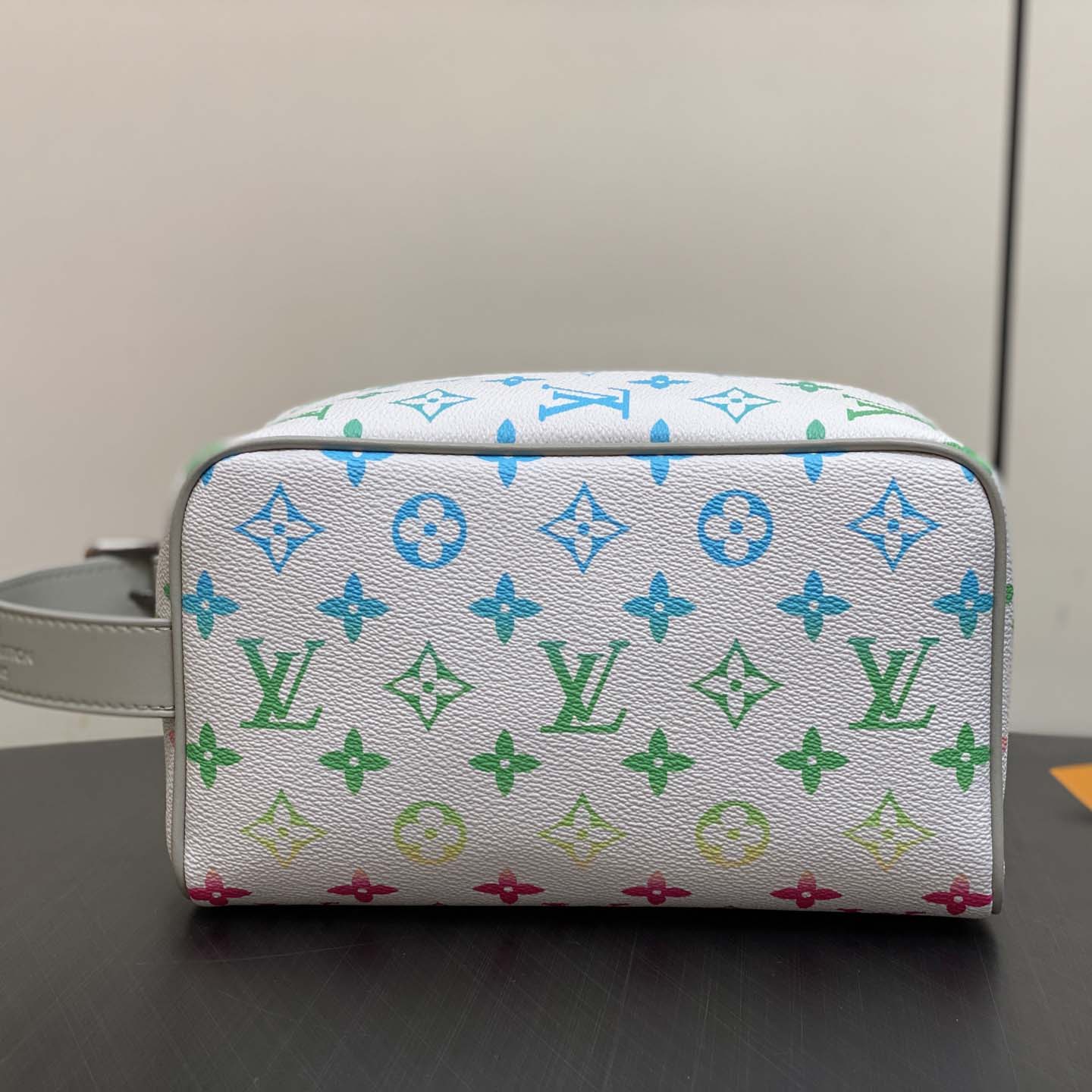Louis Vuitton Dopp Kit   (23×13×12cm)  M14034 - DopestKickz