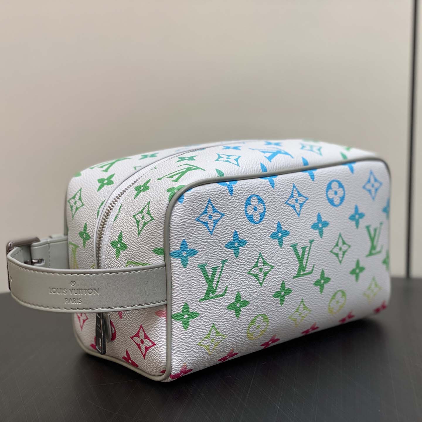 Louis Vuitton Dopp Kit   (23×13×12cm)  M14034 - DopestKickz