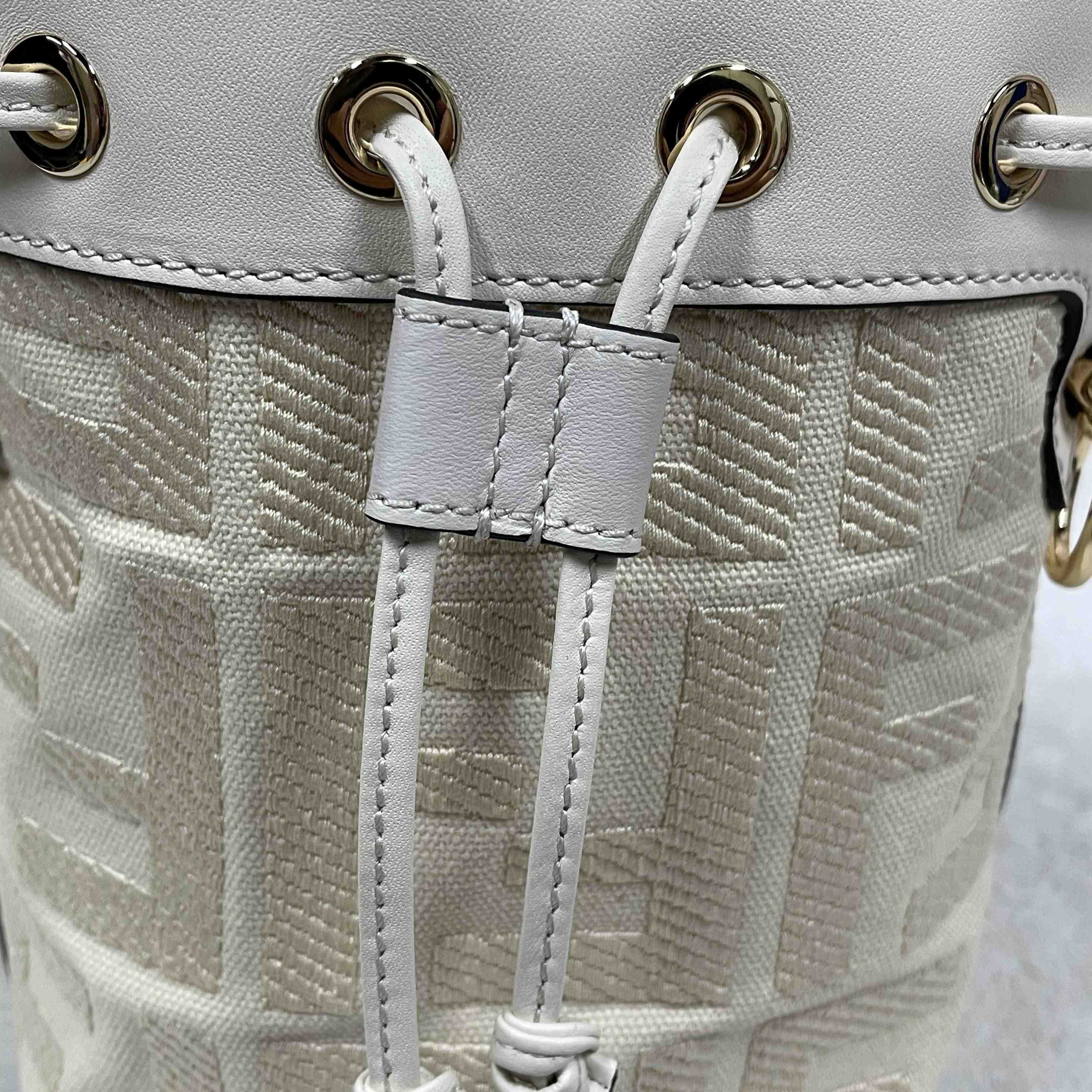 Fendi Mon Tresor Leather White  12×18×10cm - DopestKickz