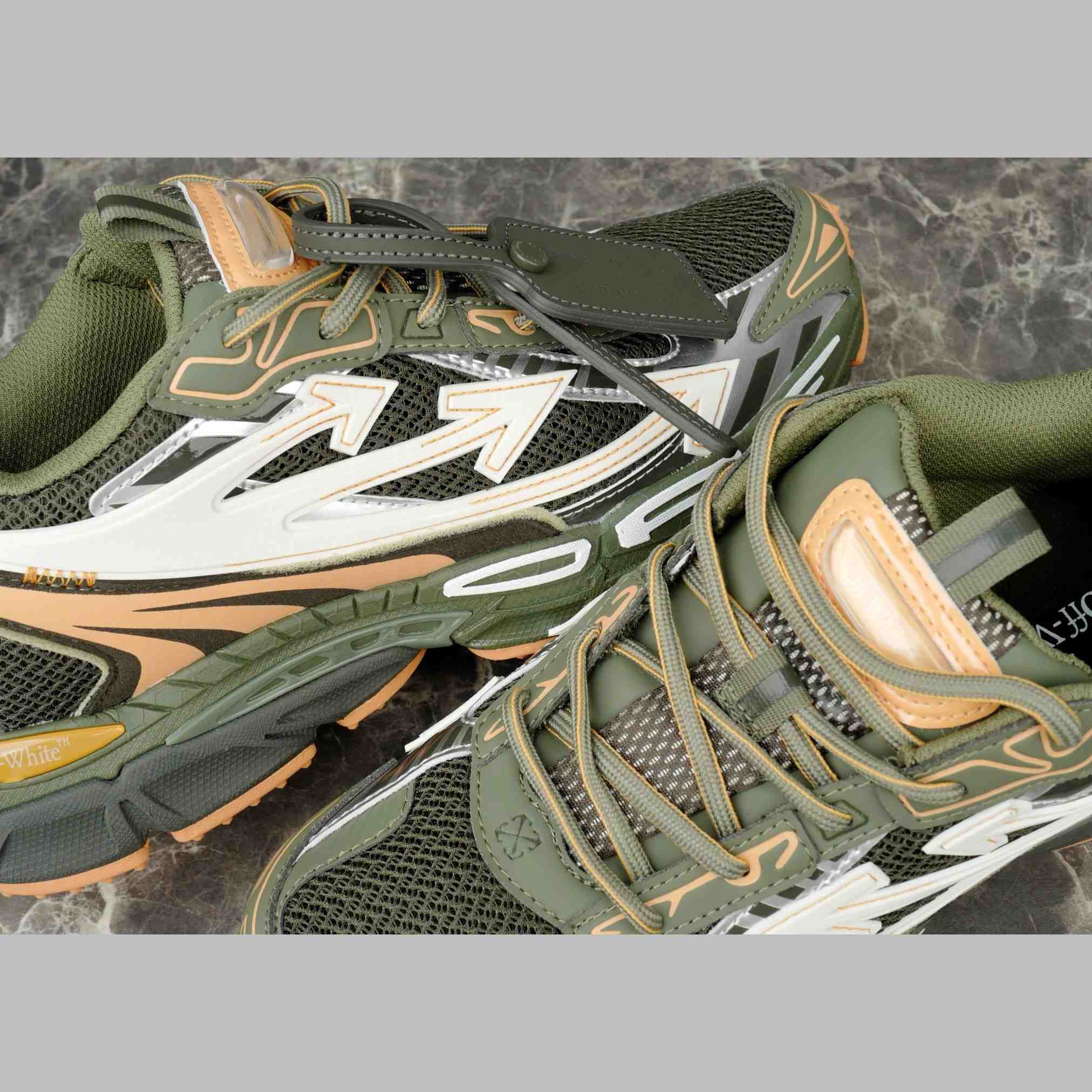 Off-White Be Right Back - DopestKickz