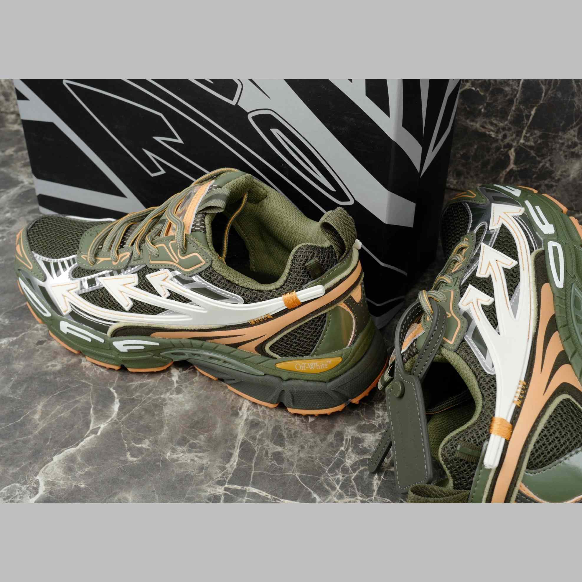 Off-White Be Right Back - DopestKickz