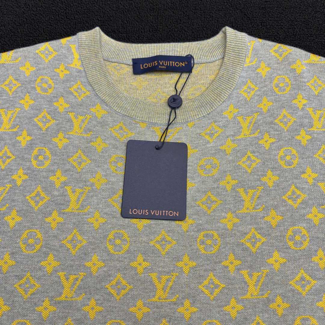 Louis Vuitton Monogram Short-Sleeved Crewneck   1AHVPD - DopestKickz