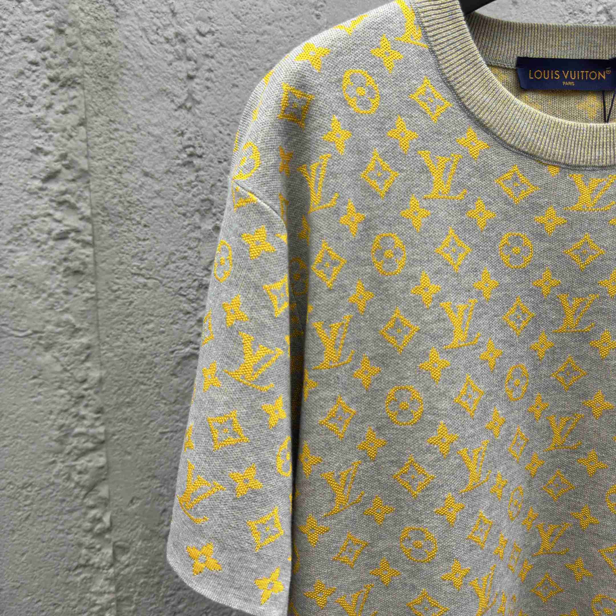 Louis Vuitton Monogram Short-Sleeved Crewneck   1AHVPD - DopestKickz