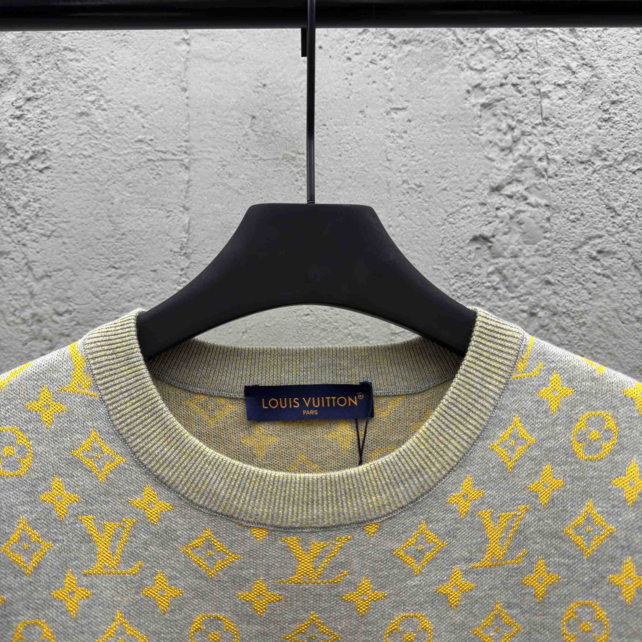 Louis Vuitton Monogram Short-Sleeved Crewneck   1AHVPD - DopestKickz
