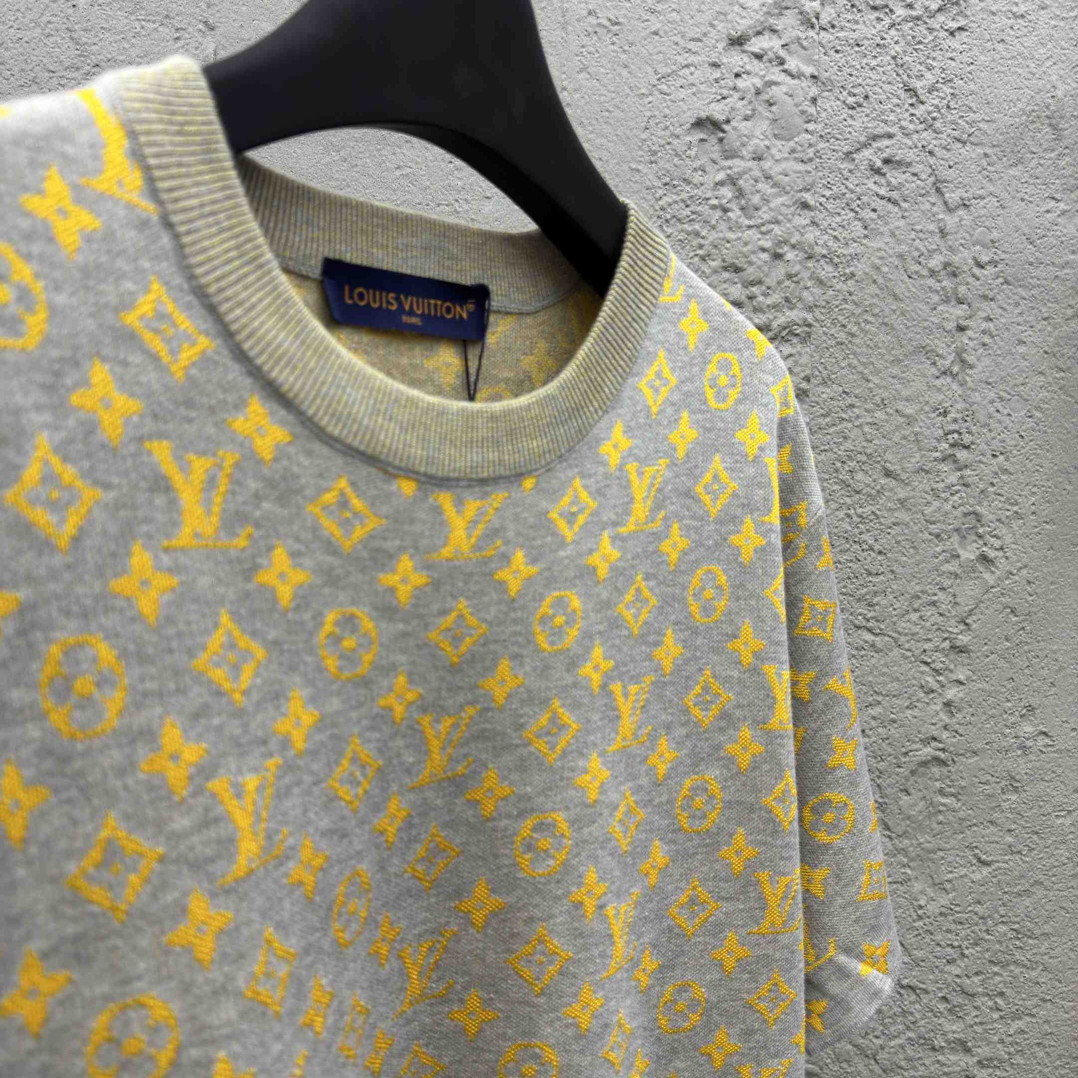 Louis Vuitton Monogram Short-Sleeved Crewneck   1AHVPD - DopestKickz