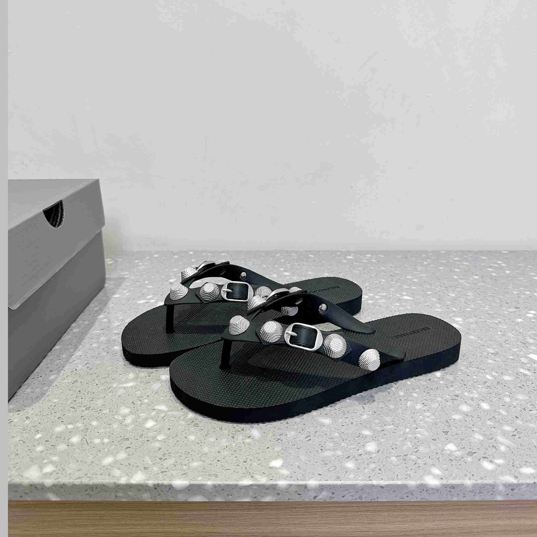 Balenciaga Cagole Thong Sandal In Black - DopestKickz