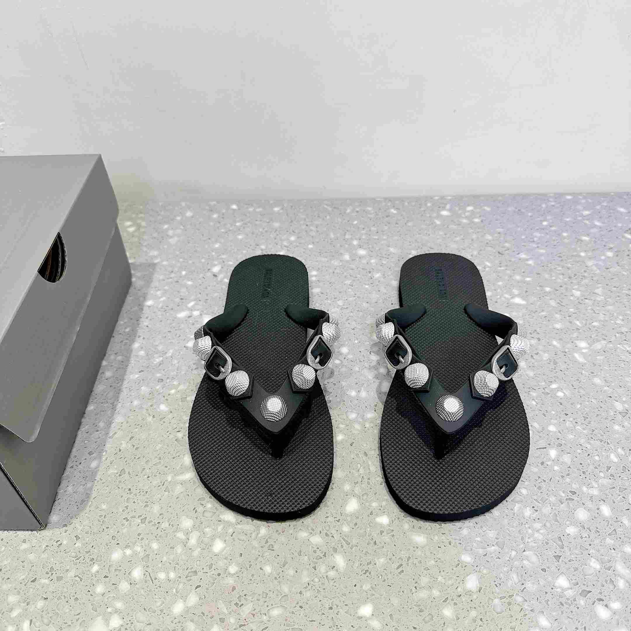 Balenciaga Cagole Thong Sandal In Black - DopestKickz