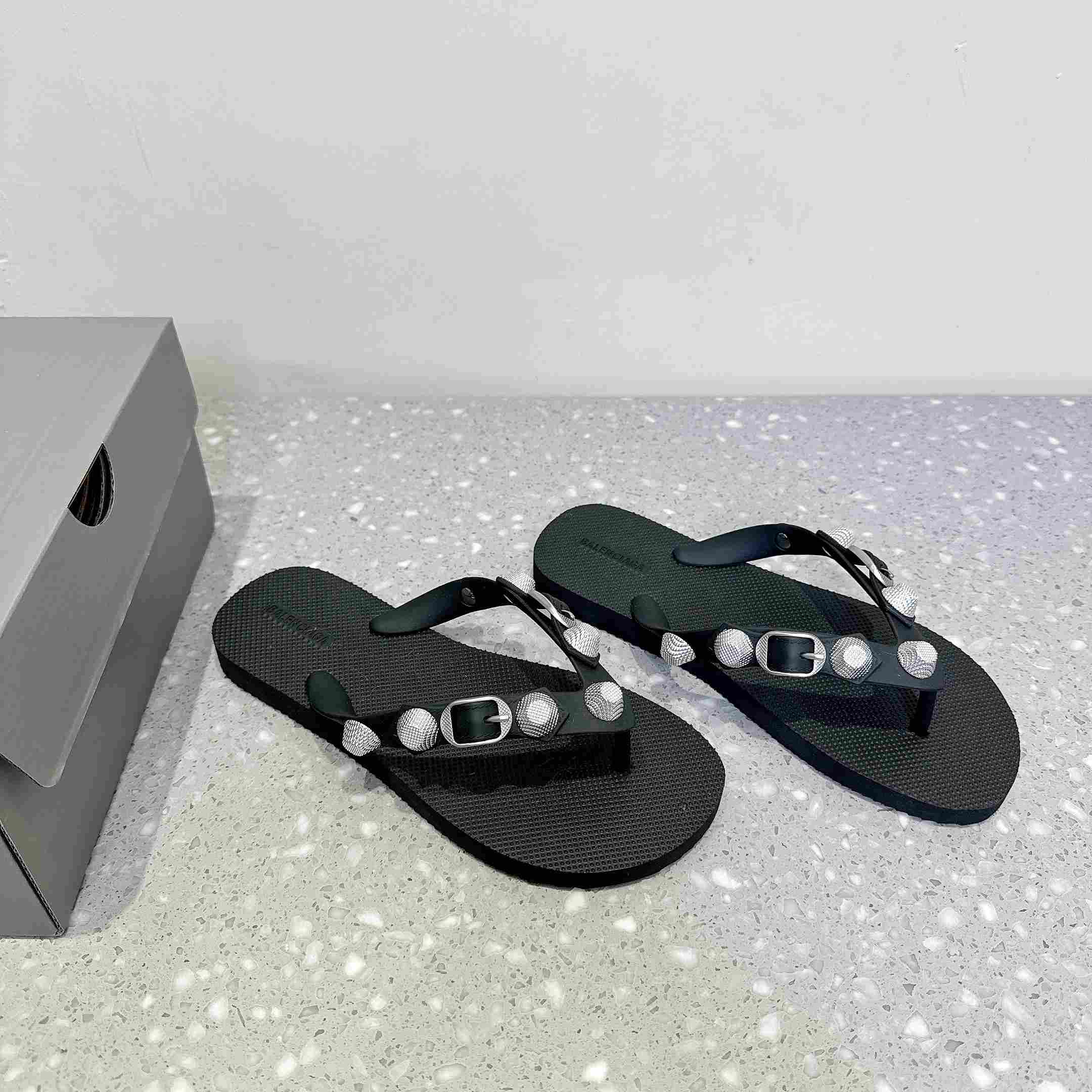 Balenciaga Cagole Thong Sandal In Black - DopestKickz