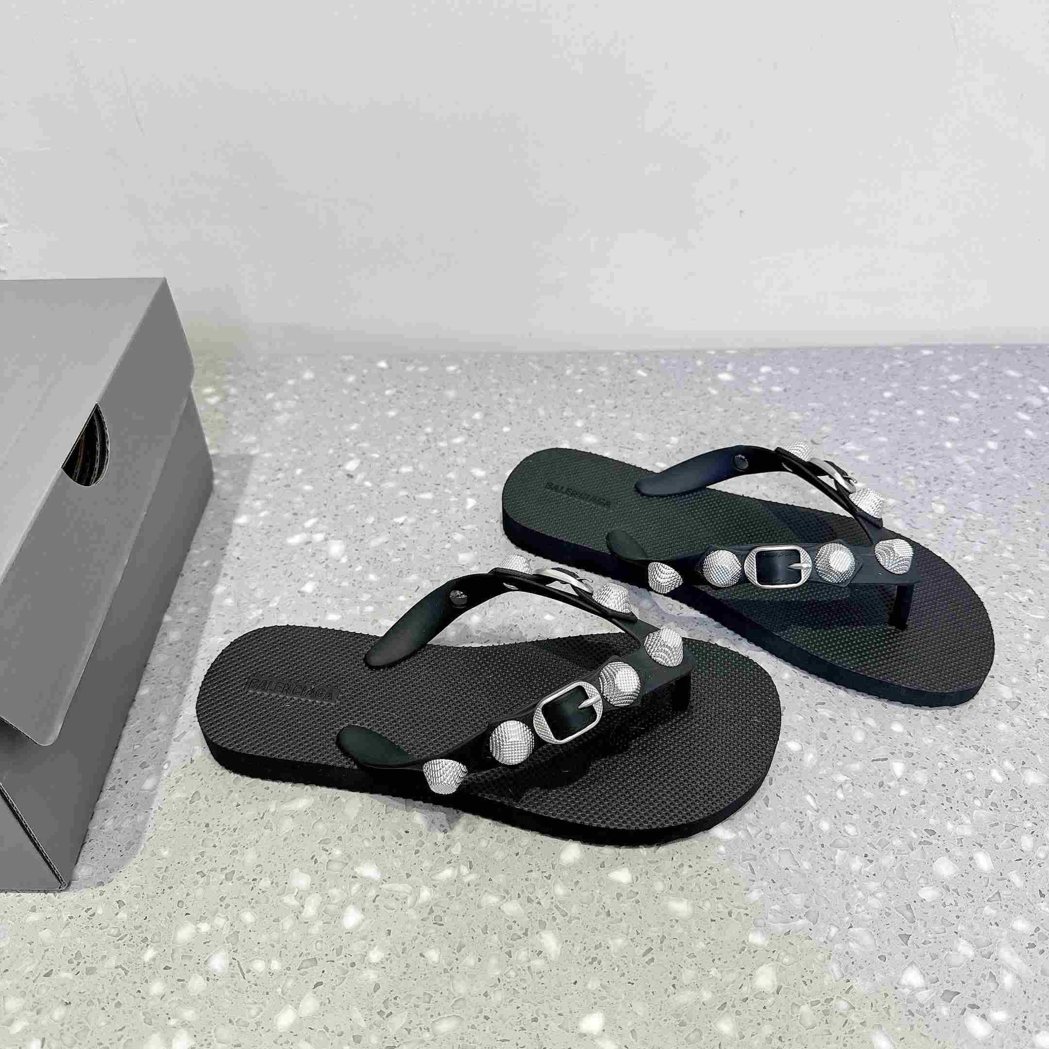 Balenciaga Cagole Thong Sandal In Black - DopestKickz