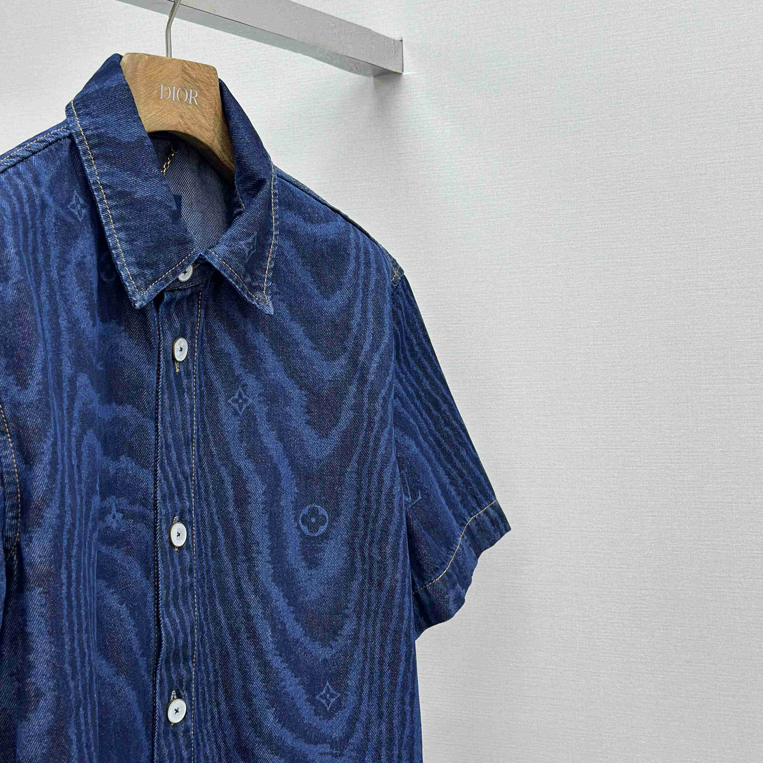 Louis Vuitton Short-Sleeved Denim Shirt   1AHVVK - DopestKickz