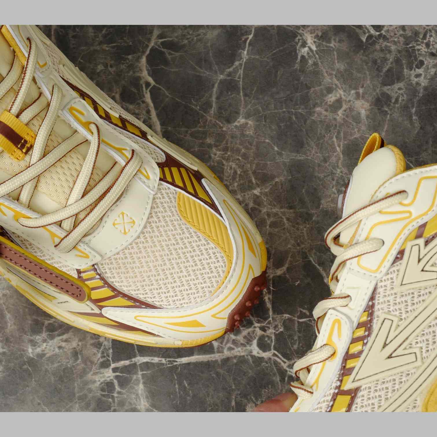 Off-White Be Right Back - DopestKickz